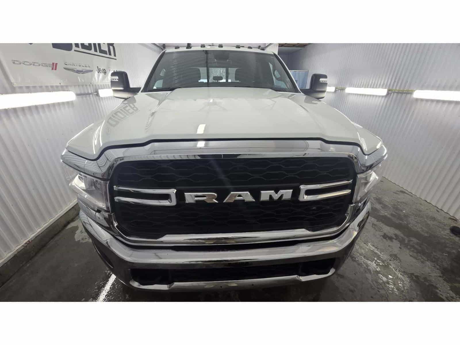 2024 RAM 3500 Tradesman - Image 3