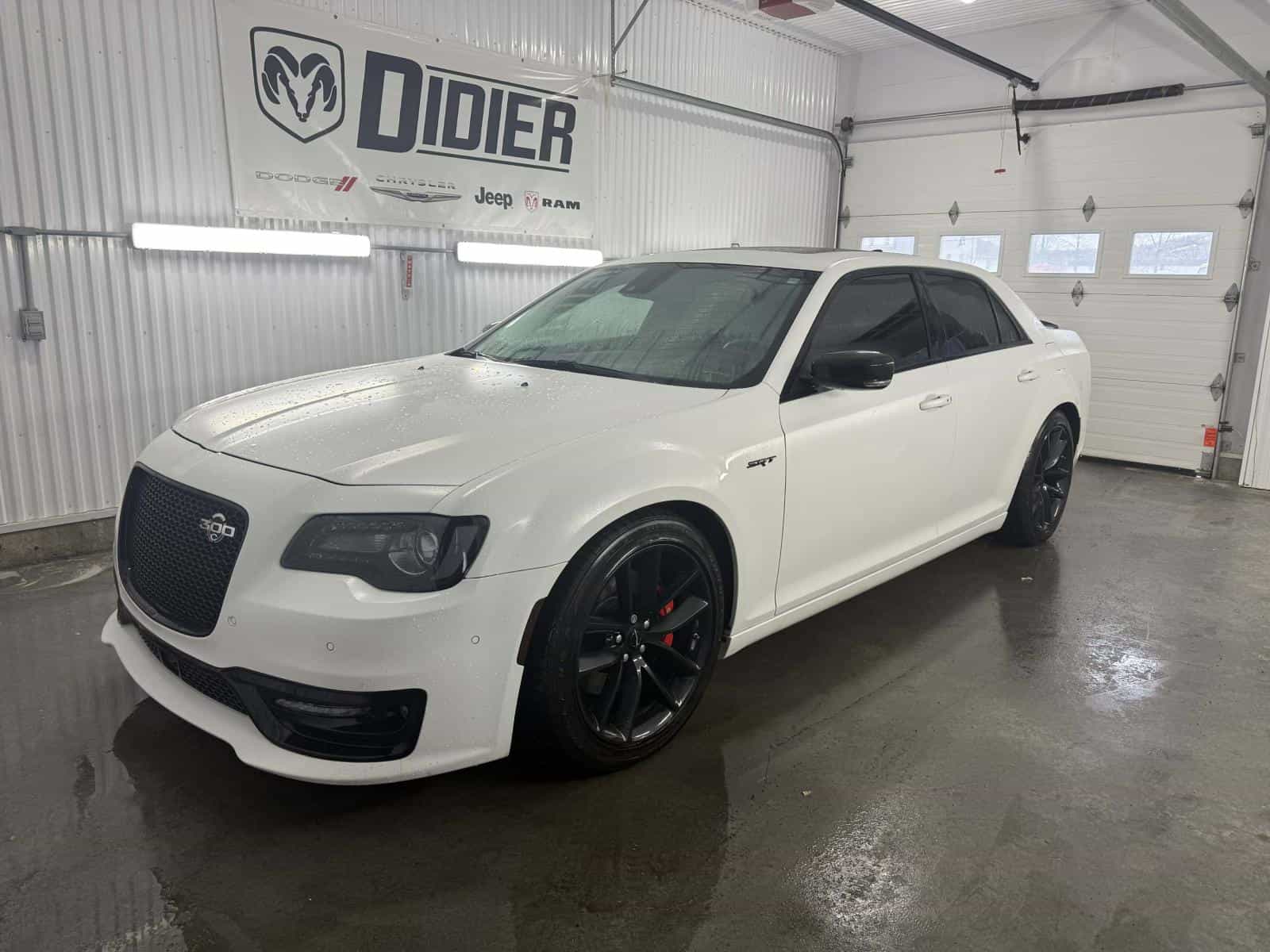 2023 Chrysler 300C C - Image 1