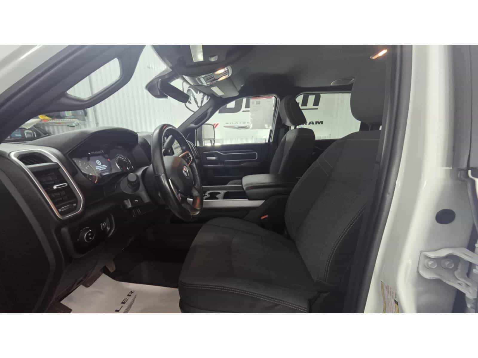 Image 7 RAM 2500 Big Horn 2024