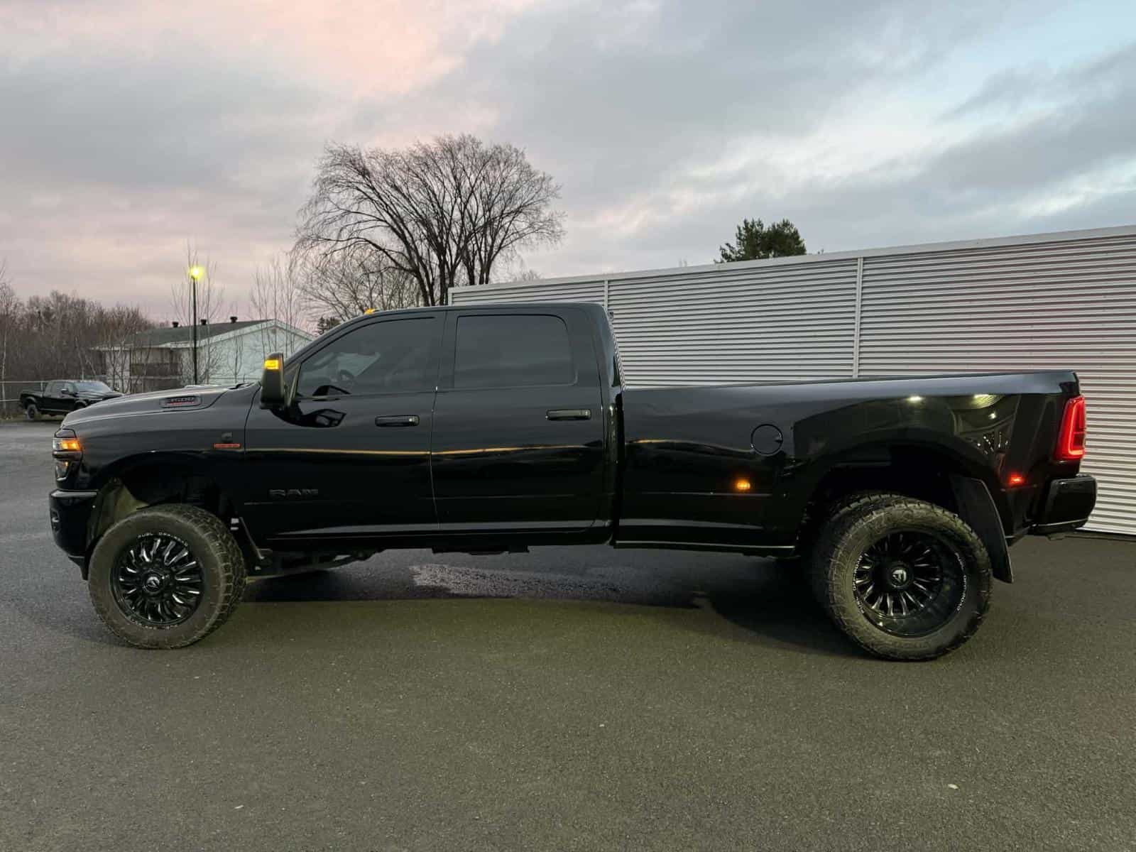 2025 RAM 3500 Big Horn - Image 2