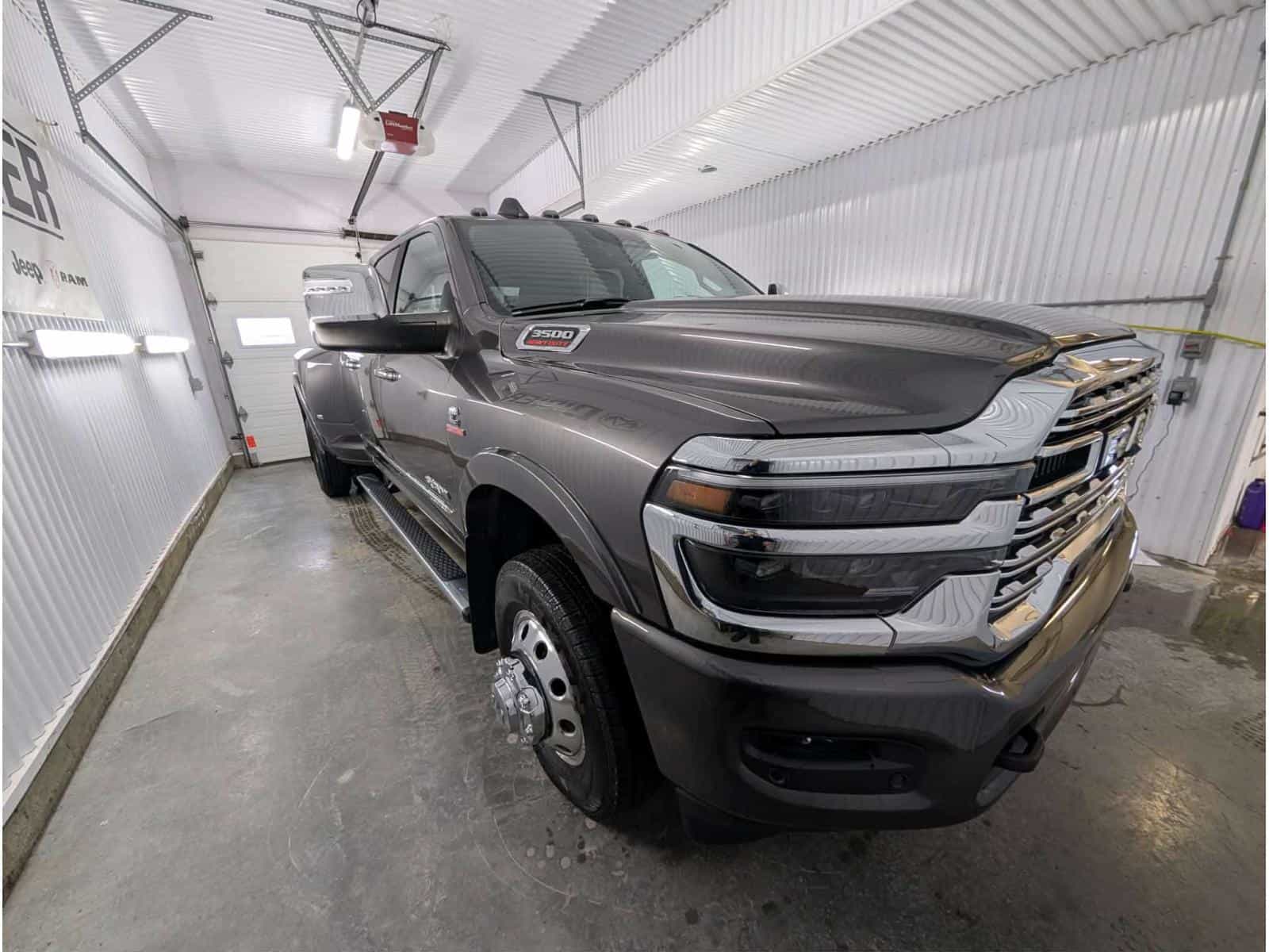 2026 RAM 3500 Limited - Image 8