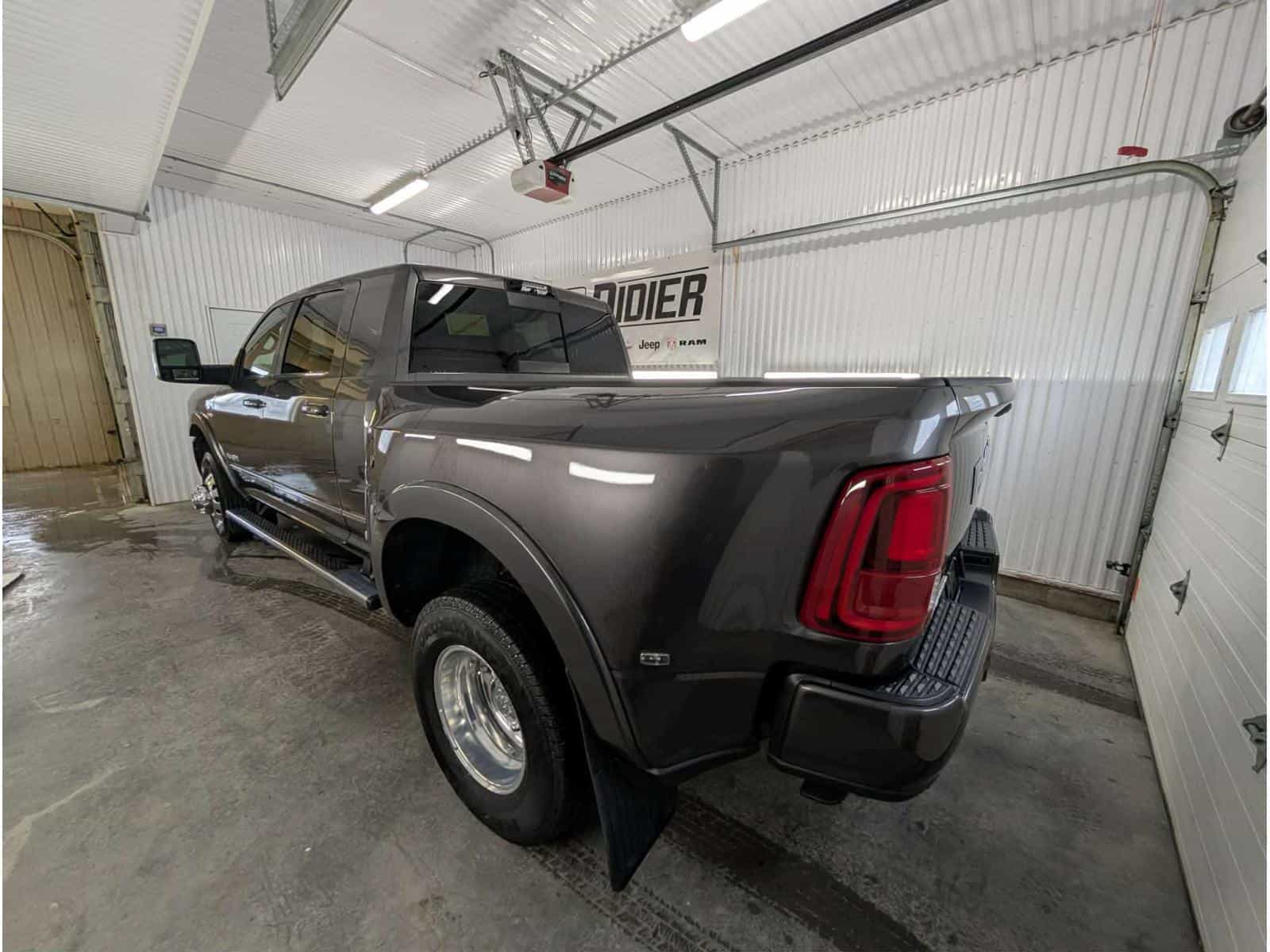 2026 RAM 3500 Limited - Image 11