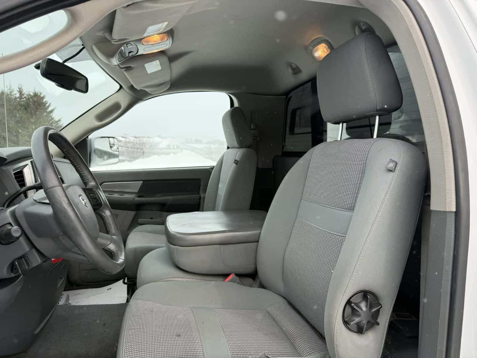 2007 Dodge Ram 3500 SLT - Image 11