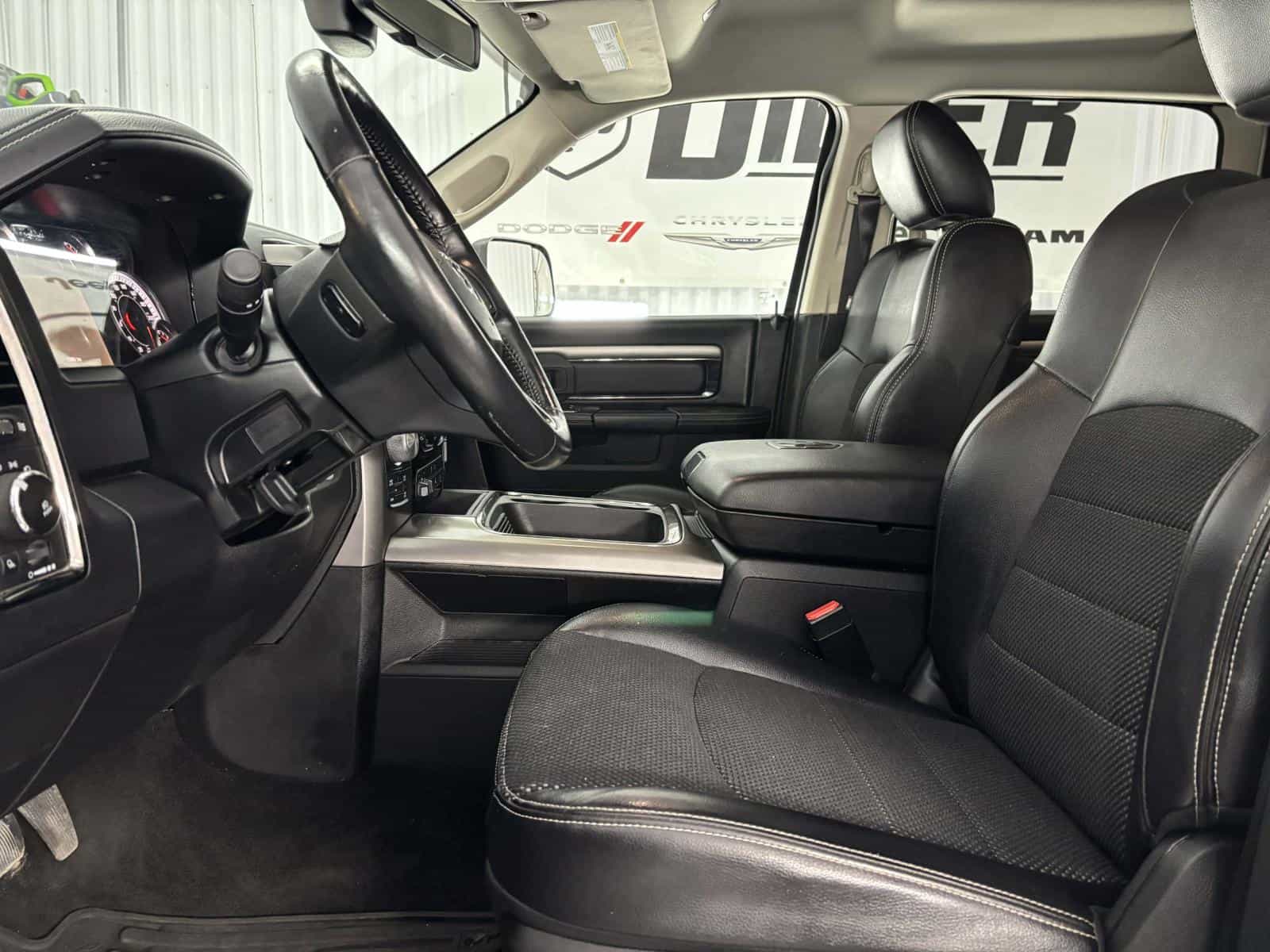 2017 RAM 1500 Sport - Image 5