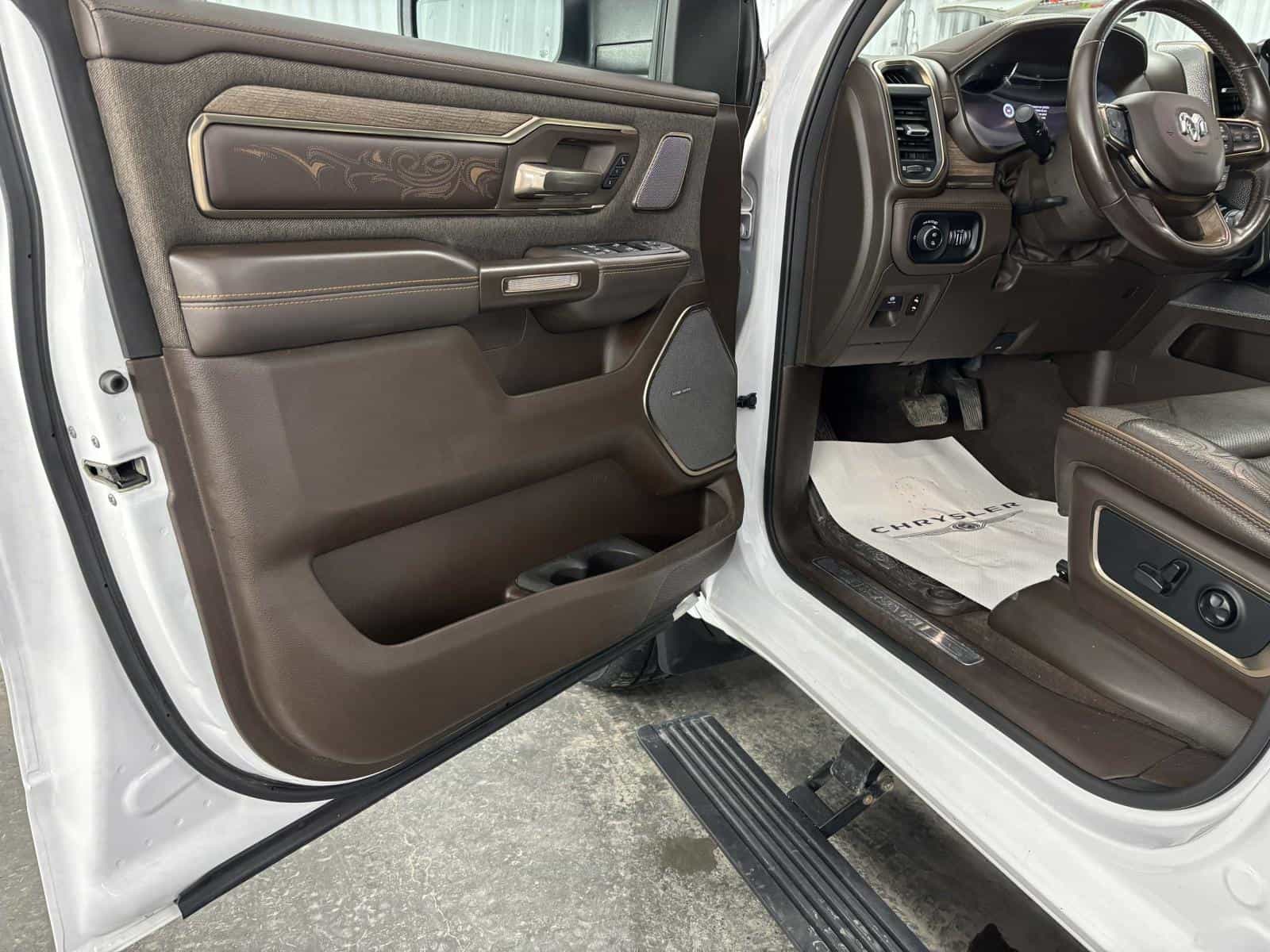 2025 RAM 1500 Limited Longhorn - Image 5