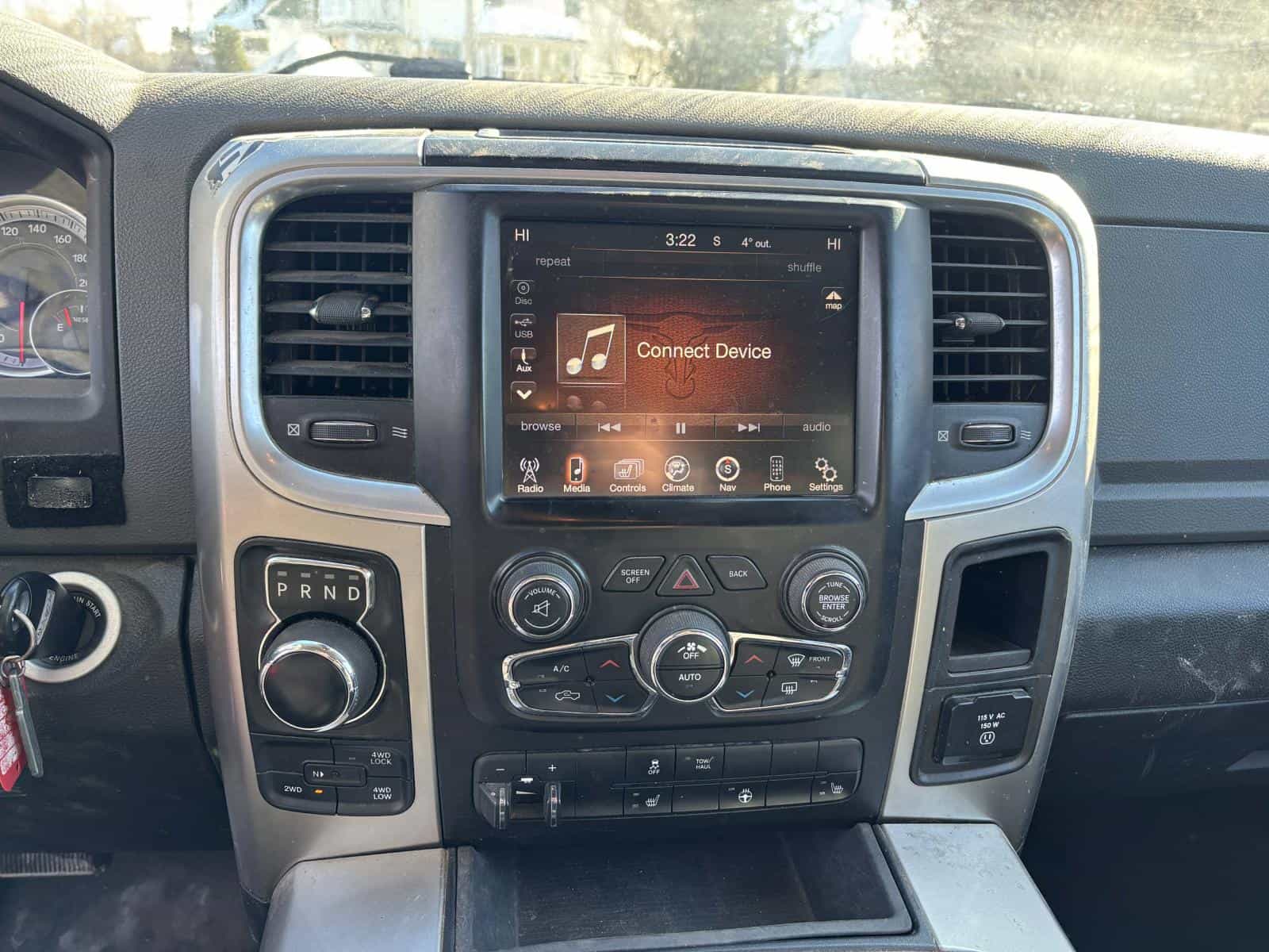 2015 RAM 1500 SLT - Image 4