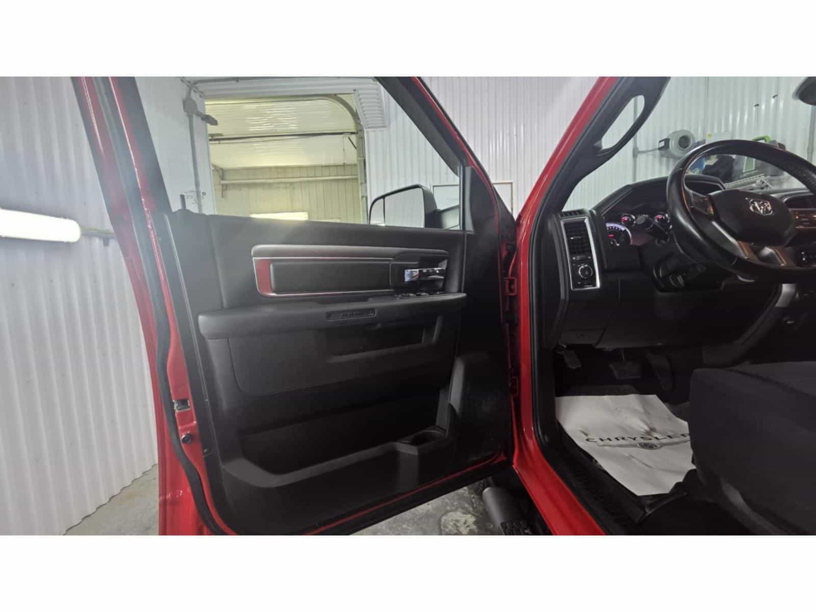 2021 RAM 1500 Classic Warlock - Image 5