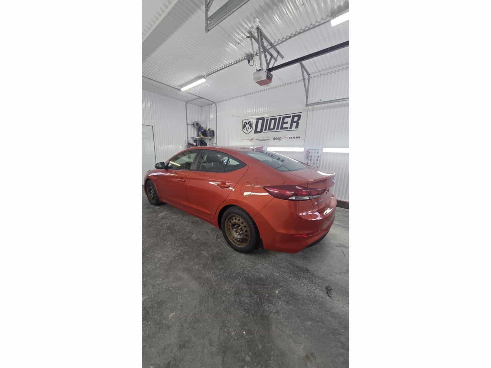 2017 Hyundai Elentra - Image 4