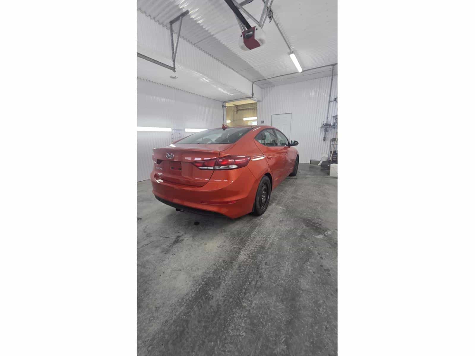 2017 Hyundai Elentra - Image 3