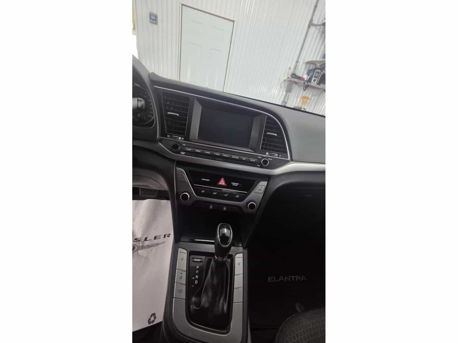 Image 7 Hyundai Elentra 2017