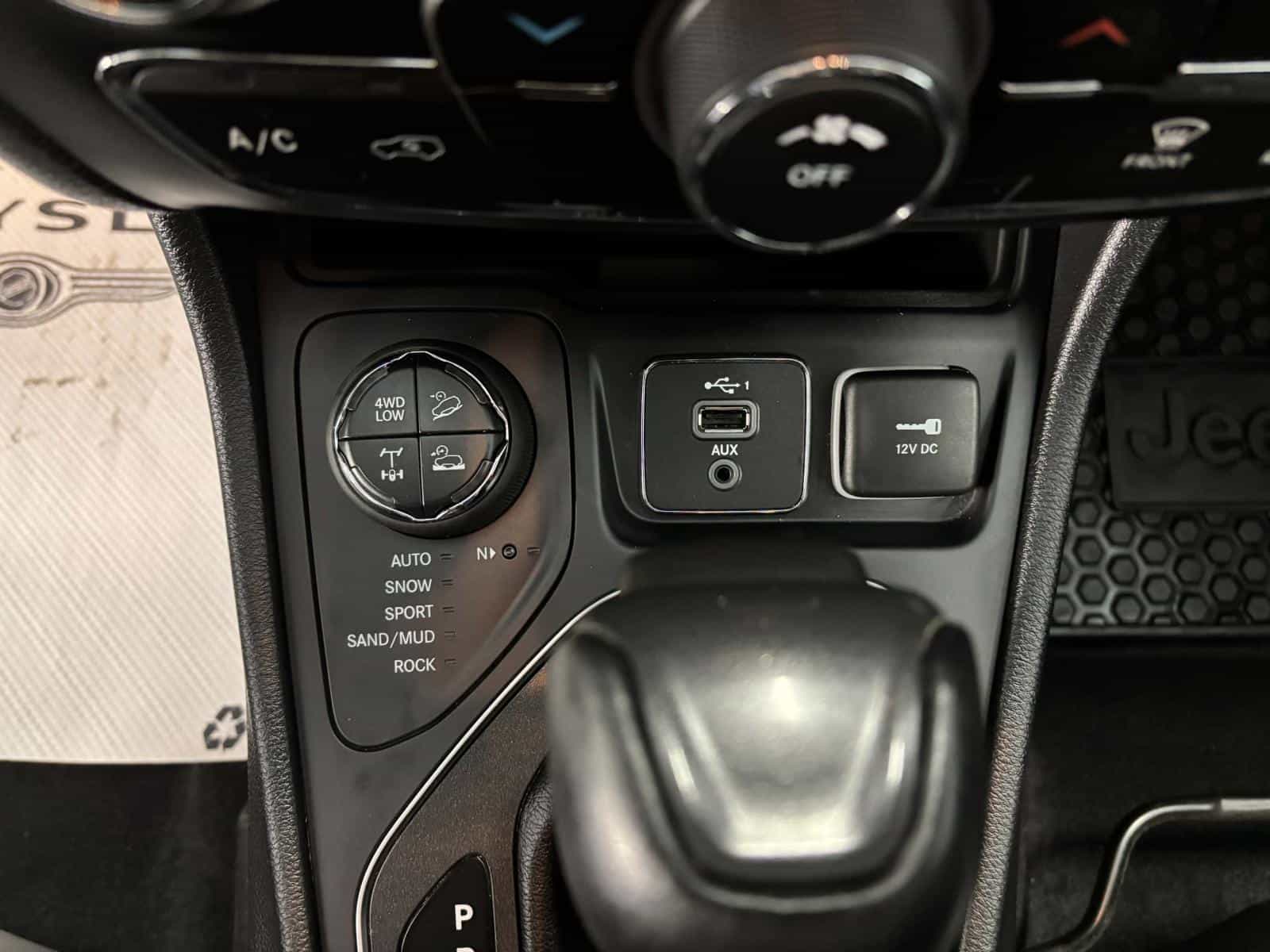 2020 Jeep Cherokee Trailhawk - Image 10