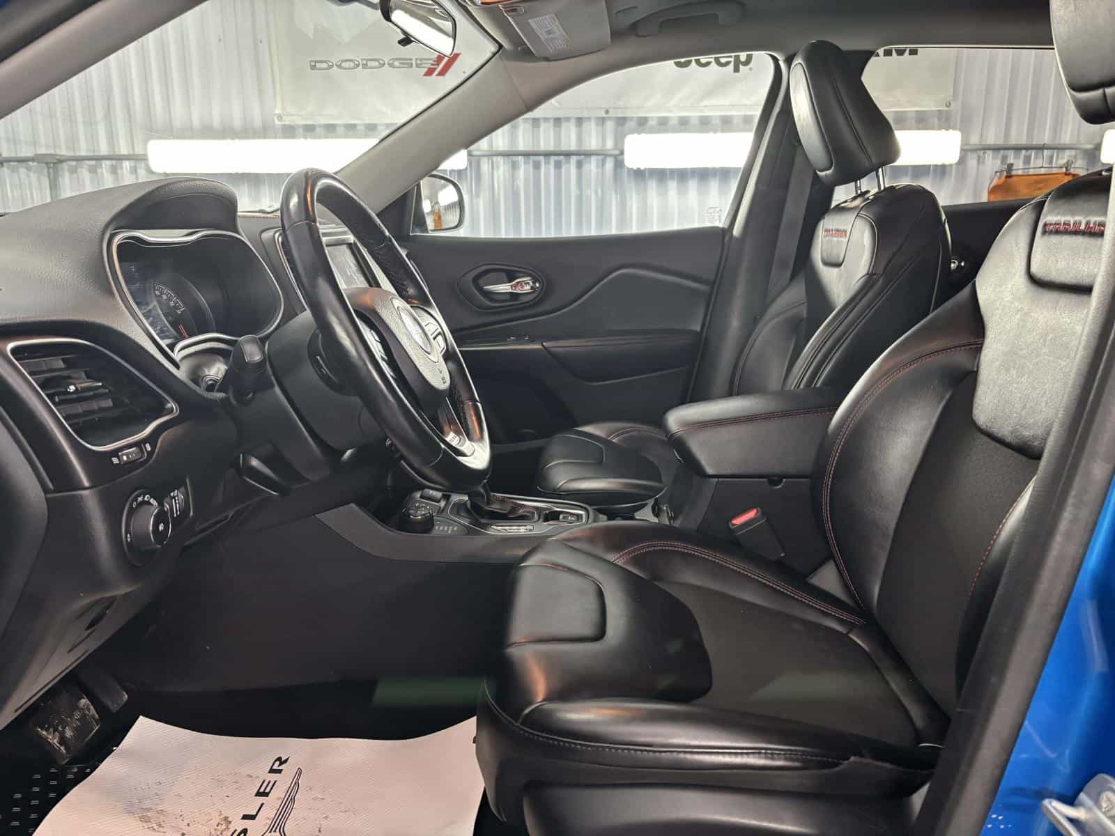 2020 Jeep Cherokee Trailhawk - Image 6