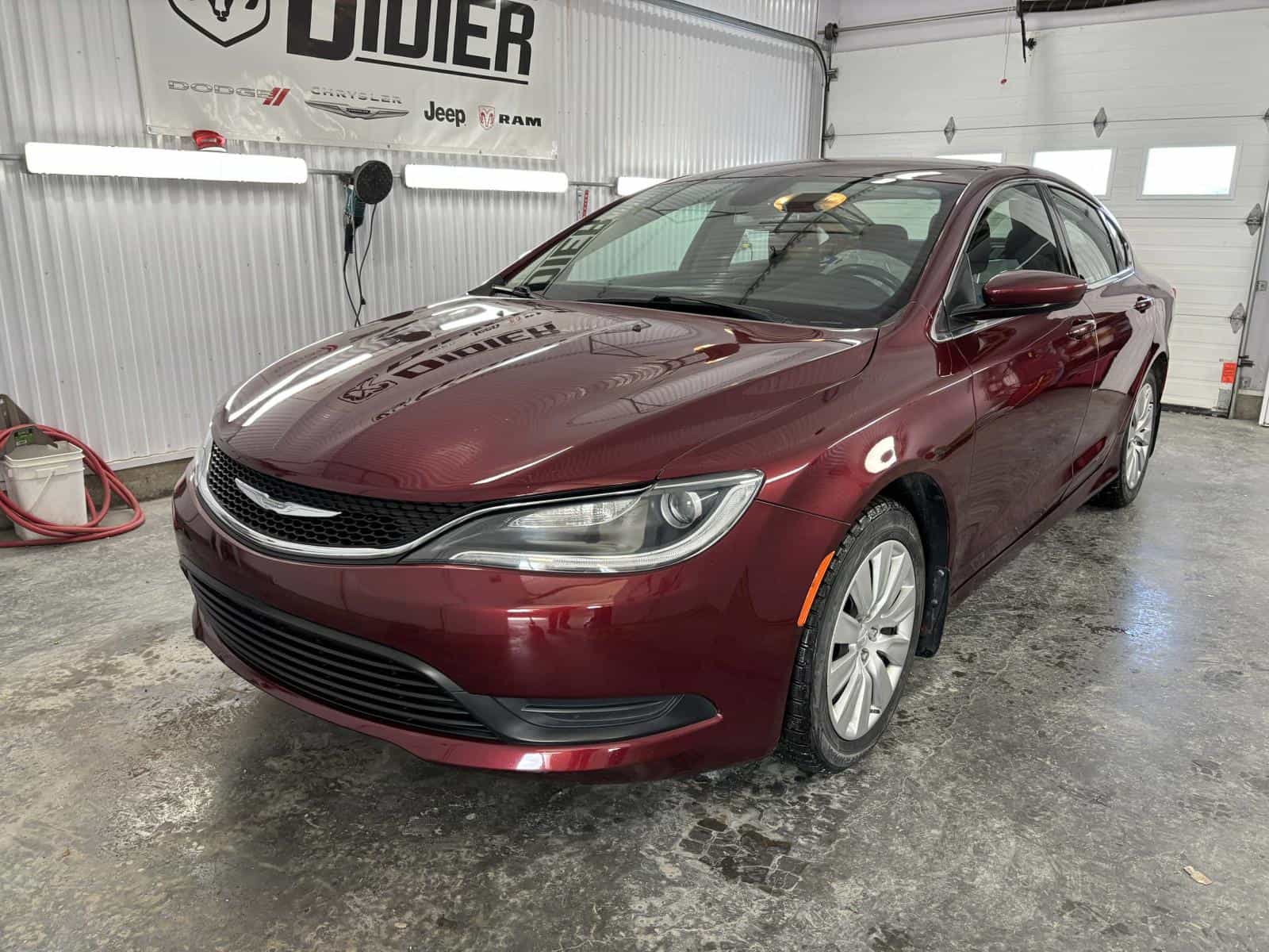 Image 1 Chrysler 200 LX 2016