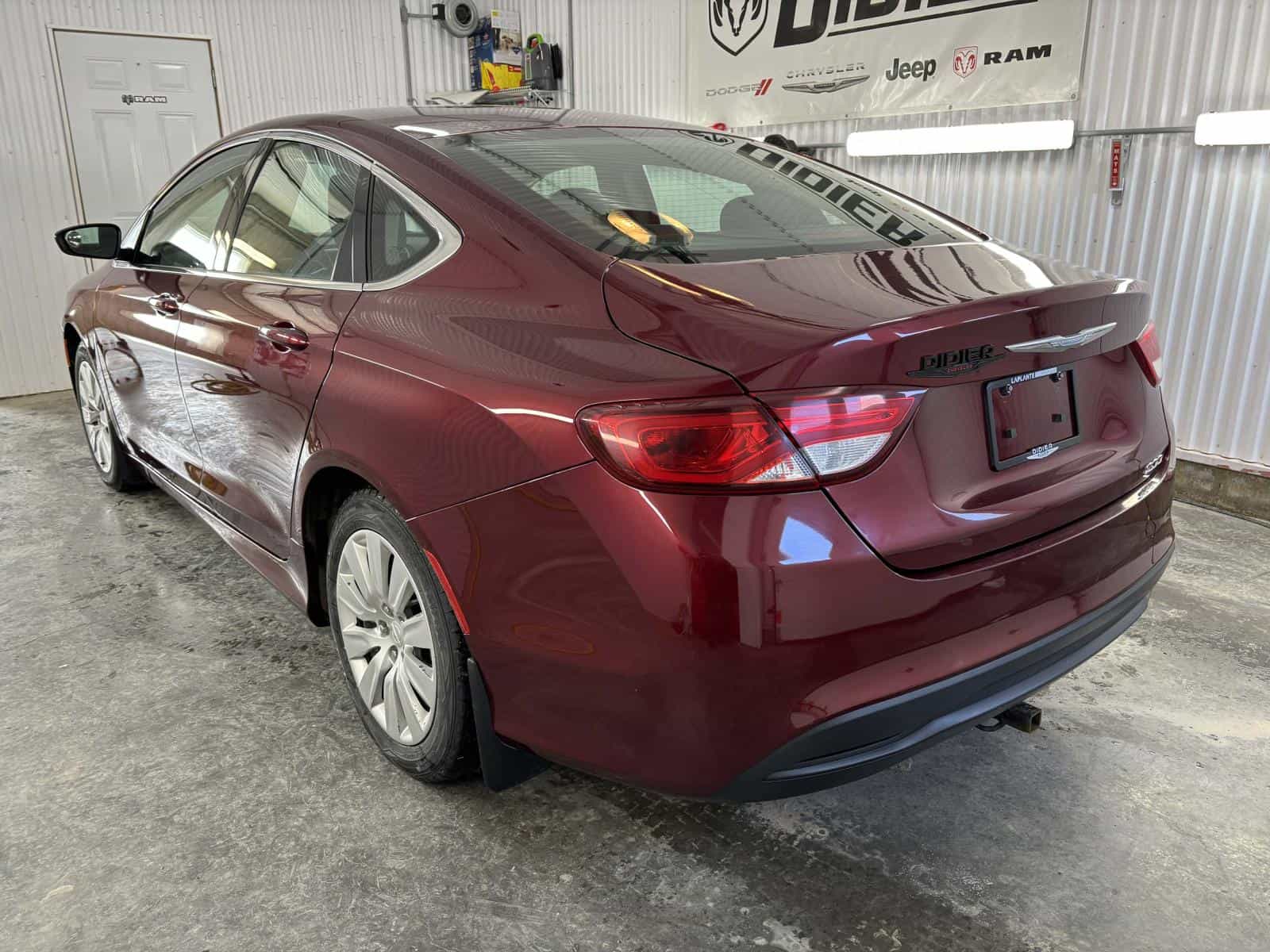 Image 3 Chrysler 200 LX 2016