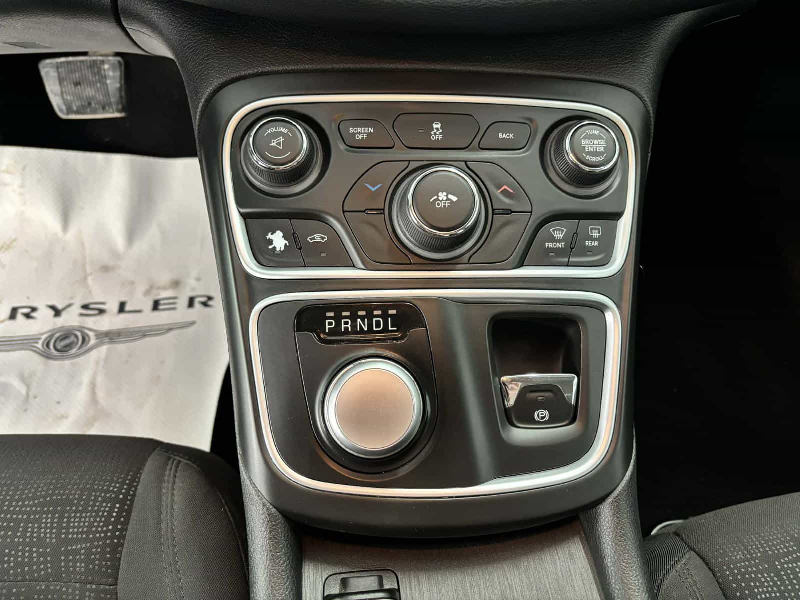 Image 10 Chrysler 200 LX 2016