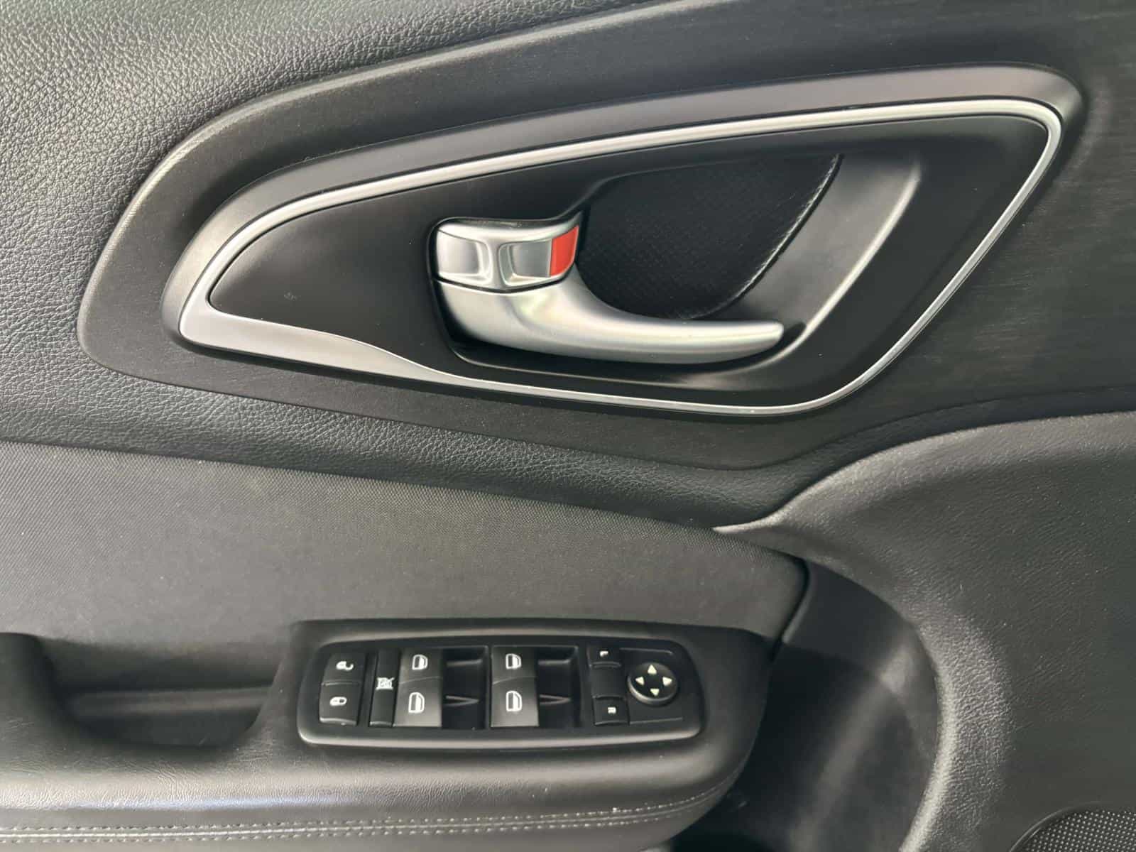 Image 12 Chrysler 200 LX 2016