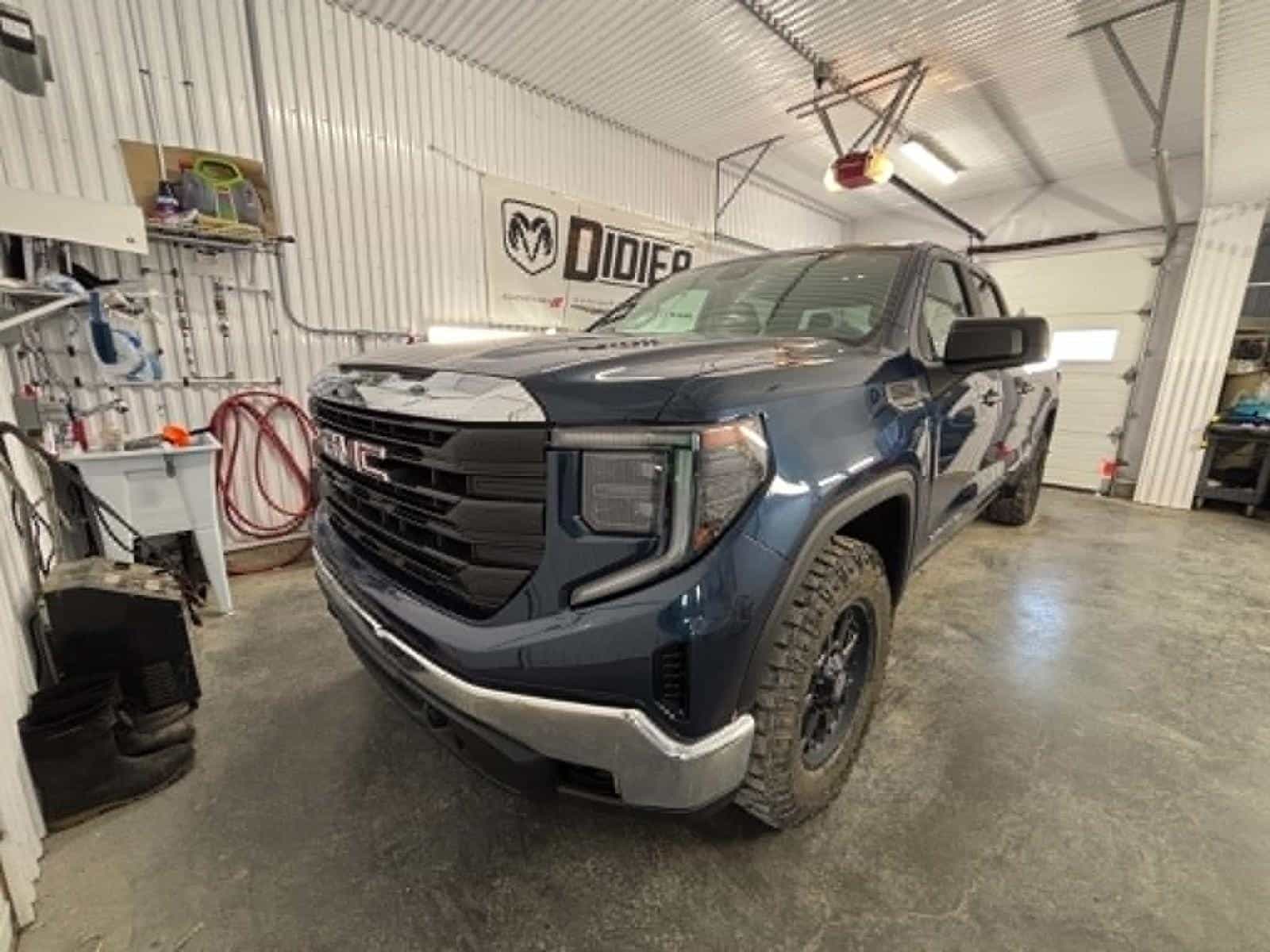 2022 GMC Sierra 1500 Base - Image 1
