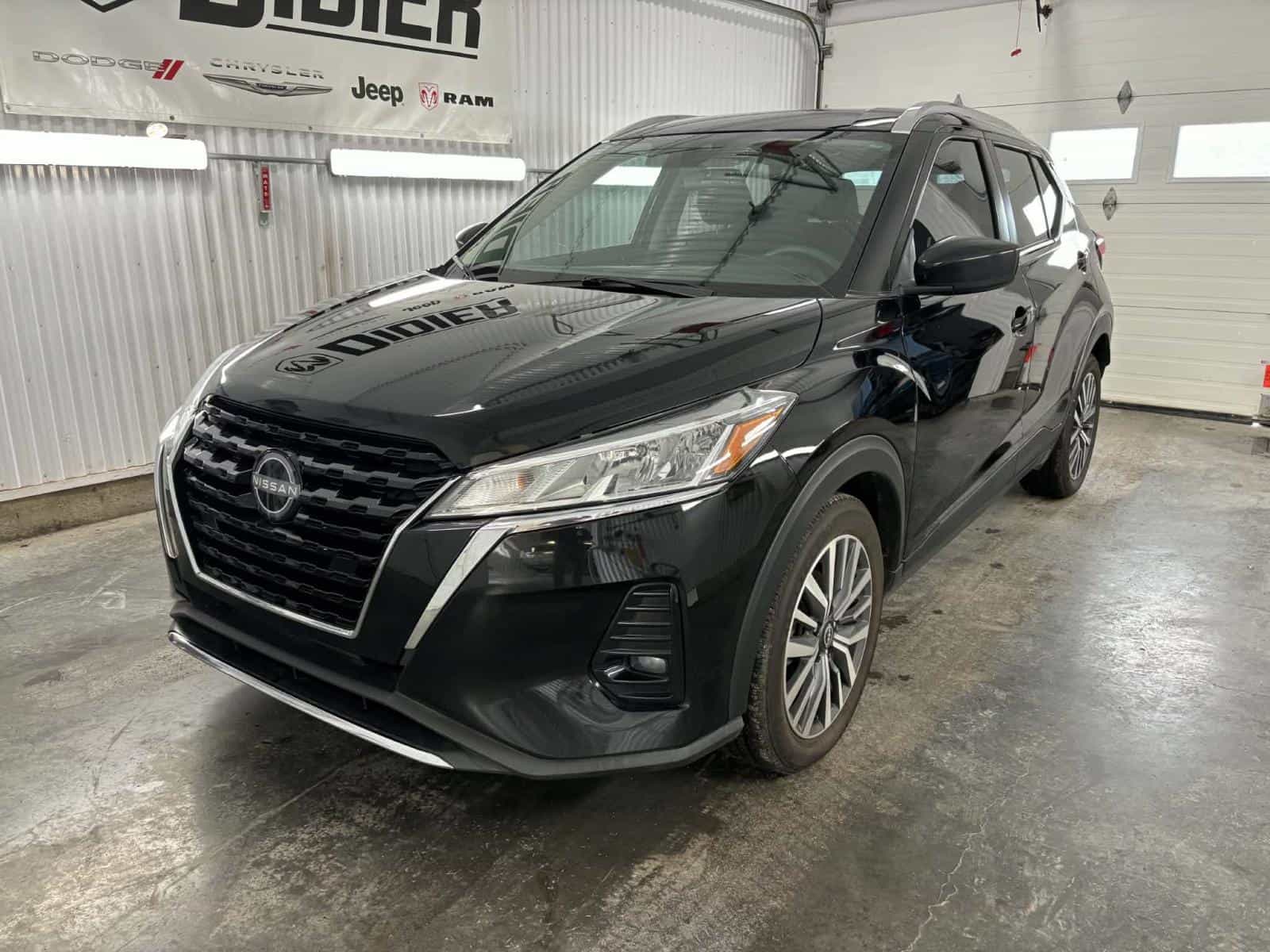 2023 Nissan Kicks SV - Image 1