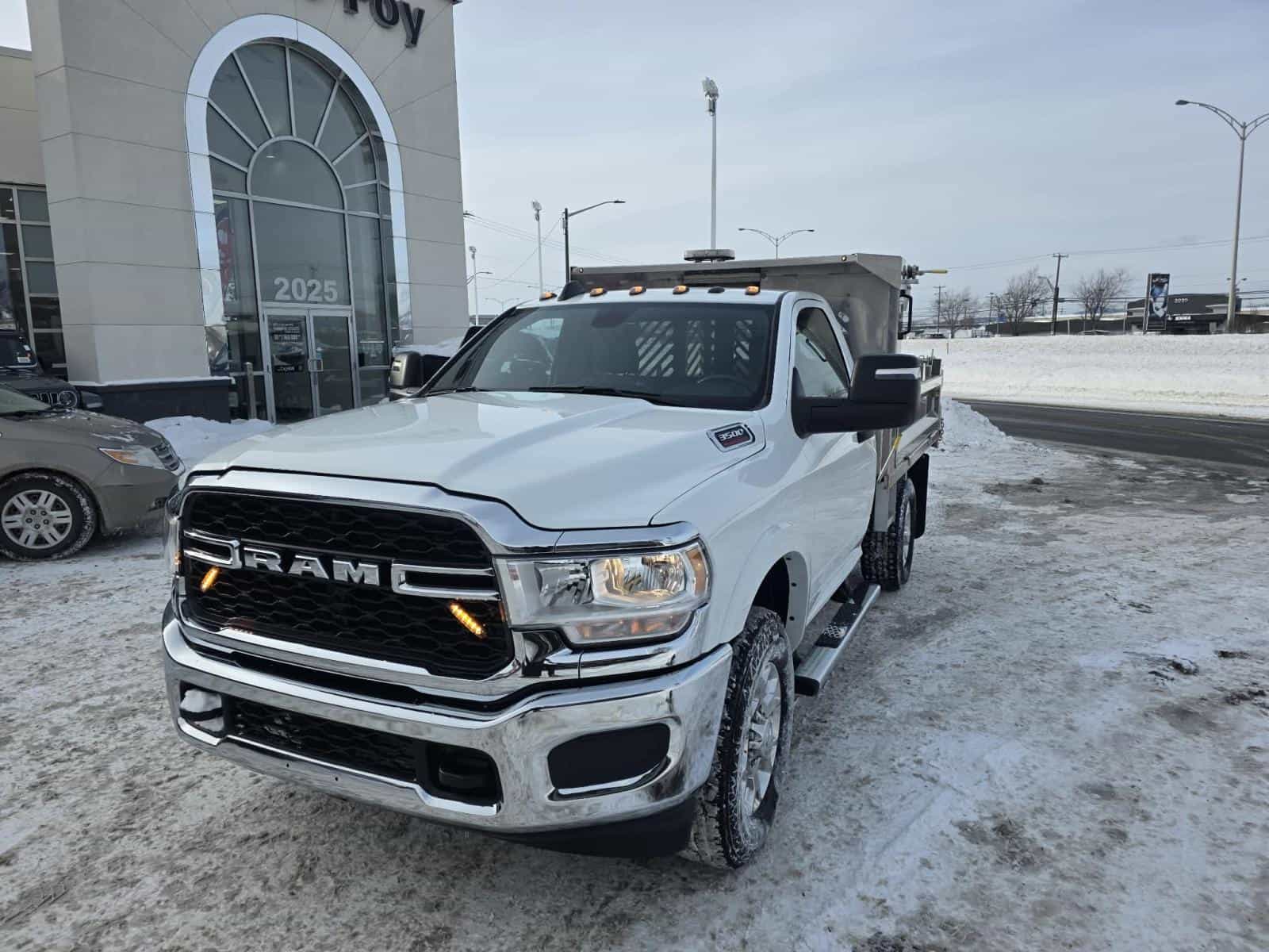 2024 RAM Chassis Cab 3500 Chassis Cab Tradesman - Image 4