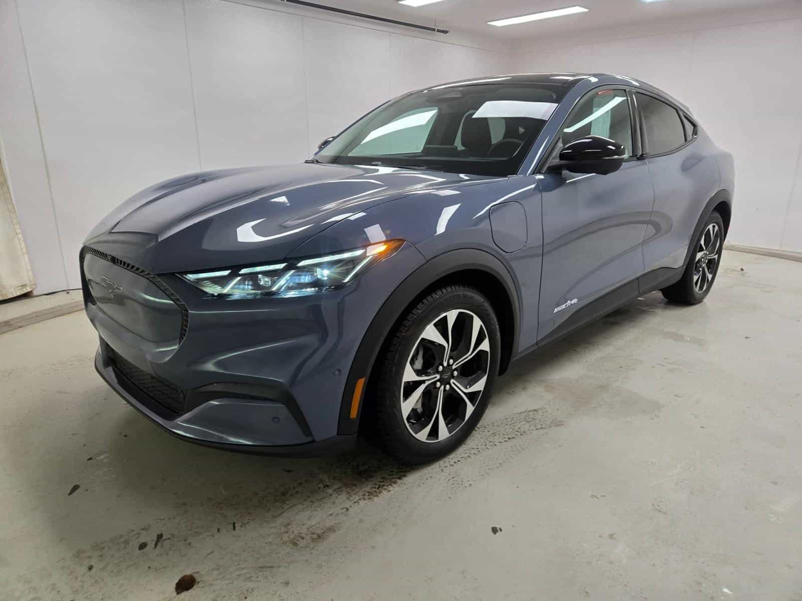 2024 Ford MUSTANG MACH-E SELECT Select - Image 1