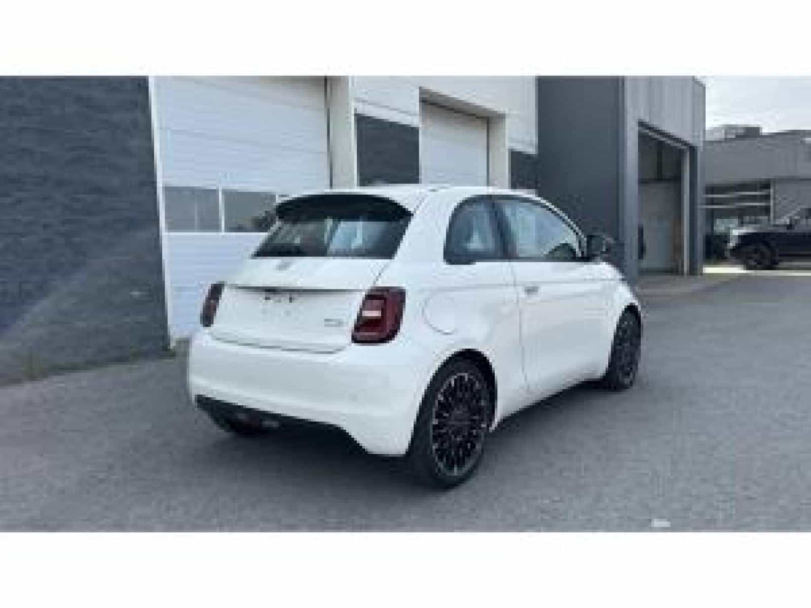 2025 Fiat All-New 500e BEV 500e RED - Image 6