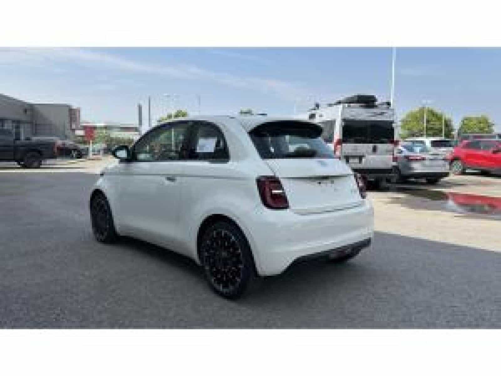 2025 Fiat All-New 500e BEV 500e RED - Image 8