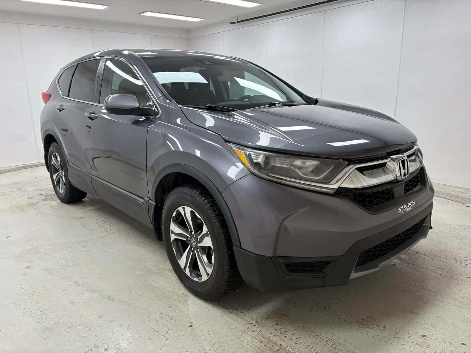 2017 Honda CR-V LX - Image 3