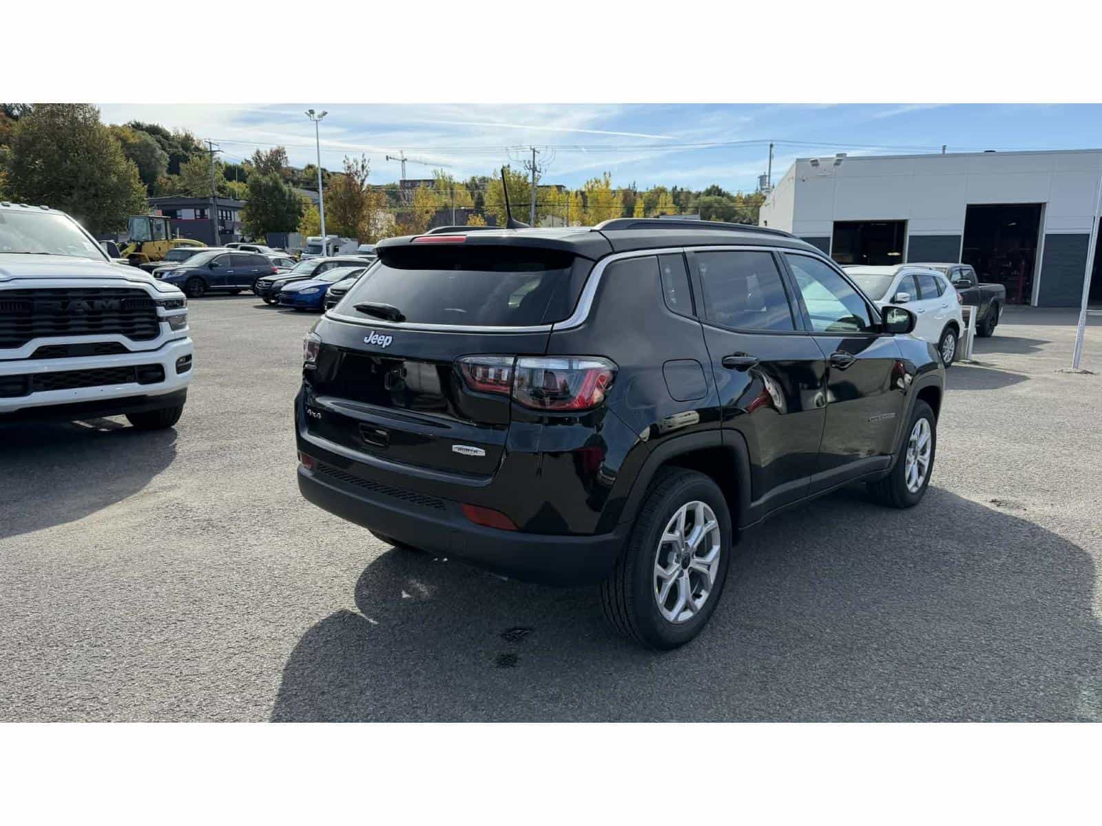 2026 Jeep Compass North - Image 12