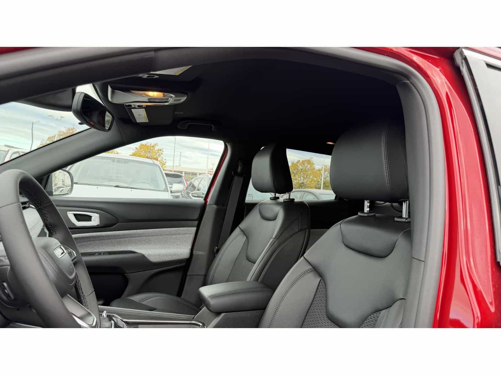 2026 Jeep Compass North - Image 6