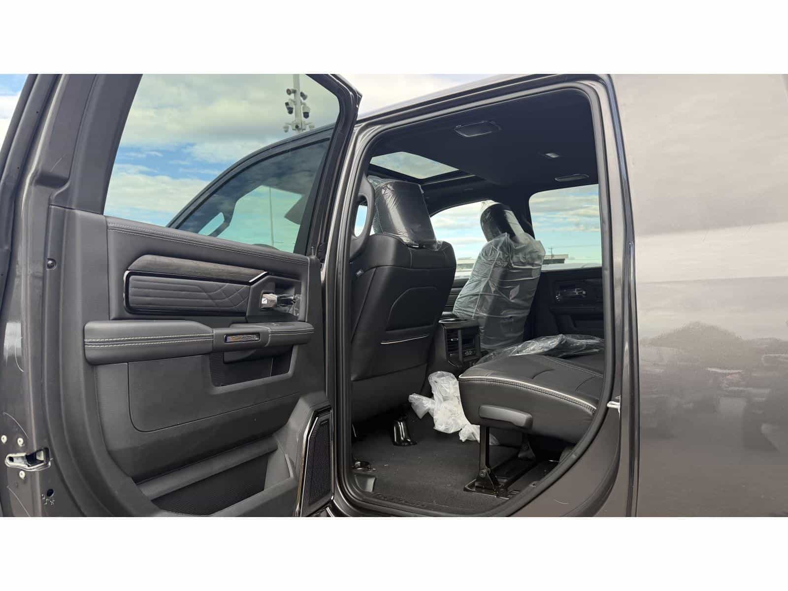 2026 RAM 2500 Limited - Image 13