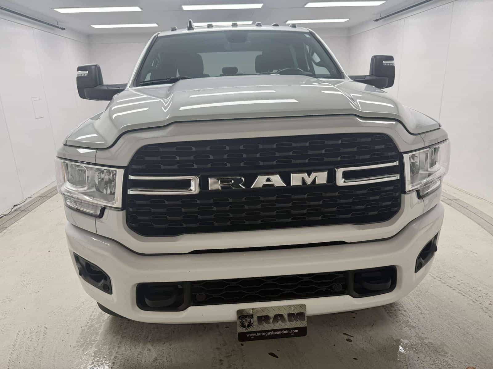 2024 RAM 3500 Big Horn Big Horn - Image 2