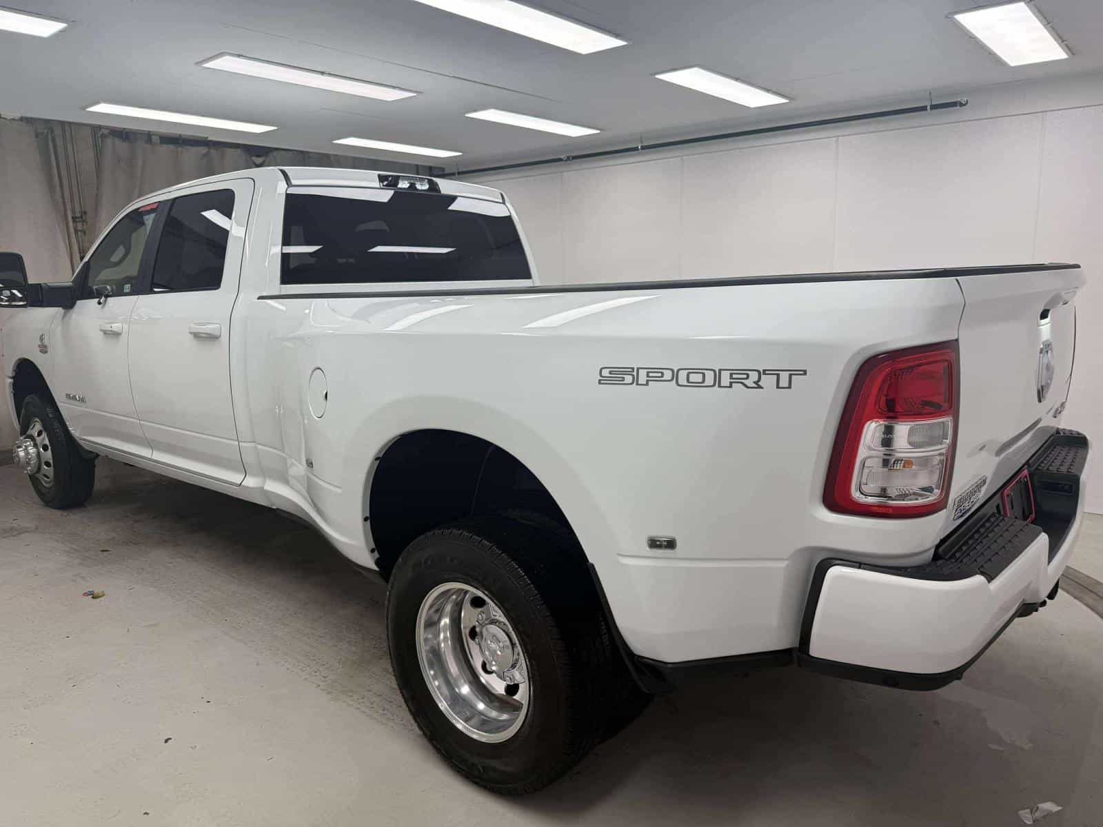 2024 RAM 3500 Big Horn Big Horn - Image 5