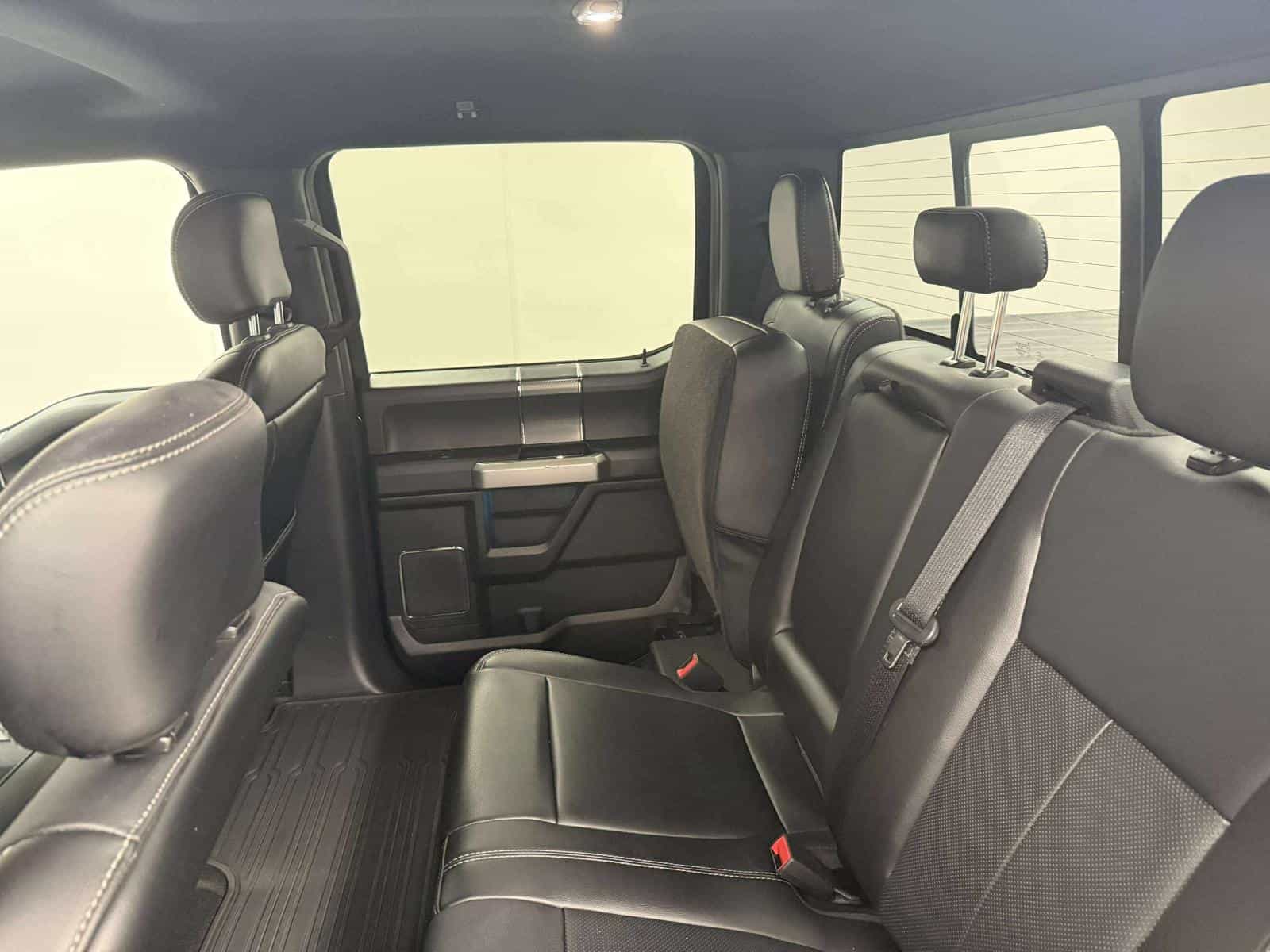 2019 Ford F150 SUPERCREW Lariat - Image 8