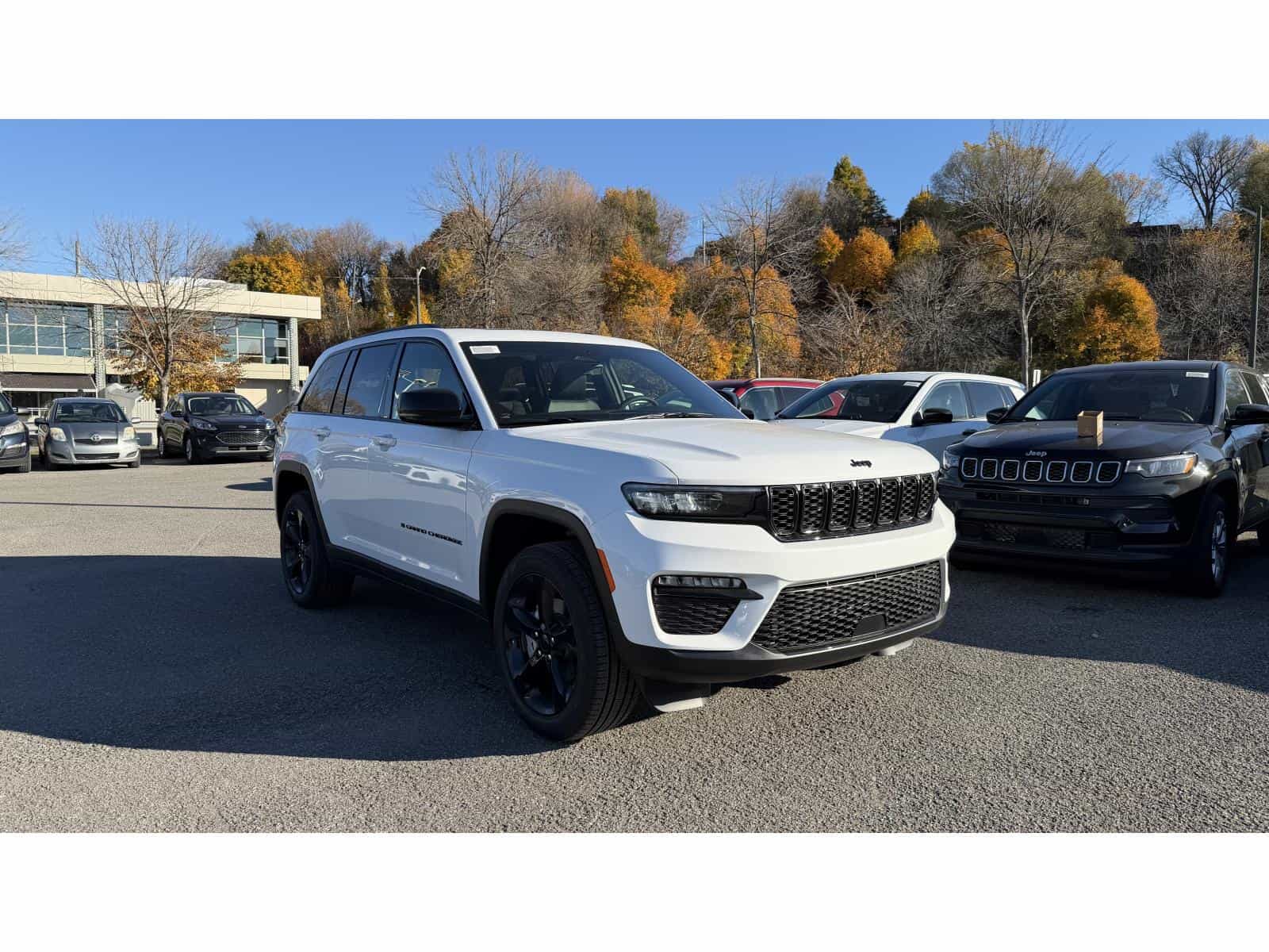 2025 Jeep Grand Cherokee Limited - Image 2