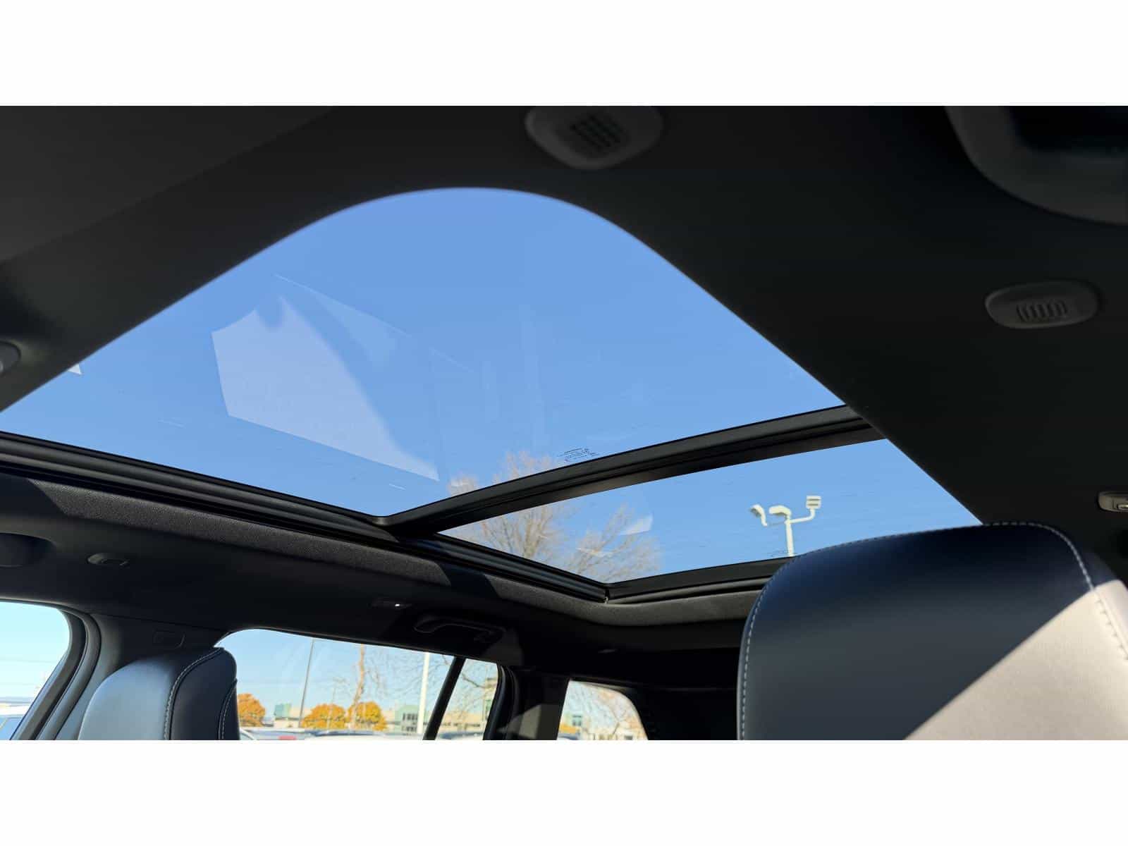 2025 Jeep Grand Cherokee Limited - Image 12