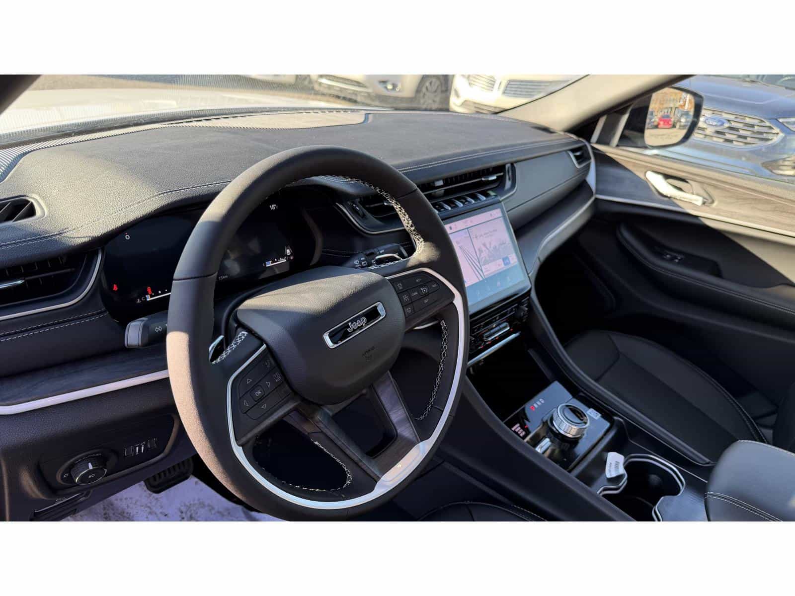 2025 Jeep Grand Cherokee Limited - Image 14