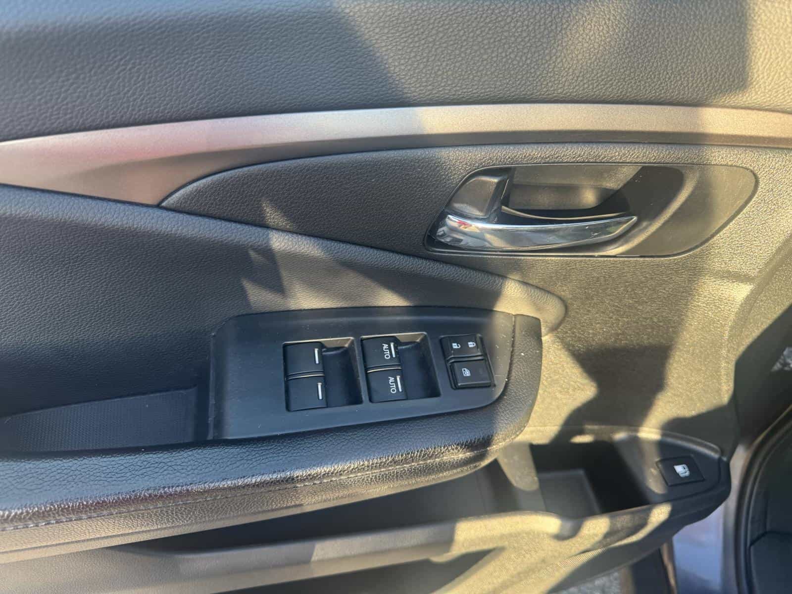 2017 Honda Pilot Lx LX - Image 9