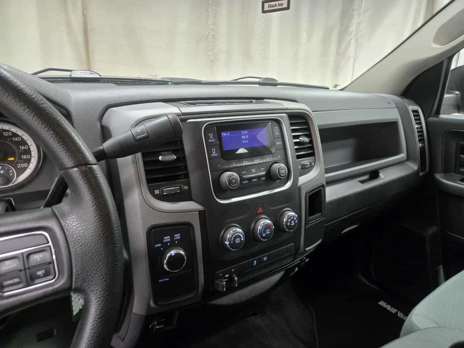 2017 RAM 1500 ST SXT - Image 13