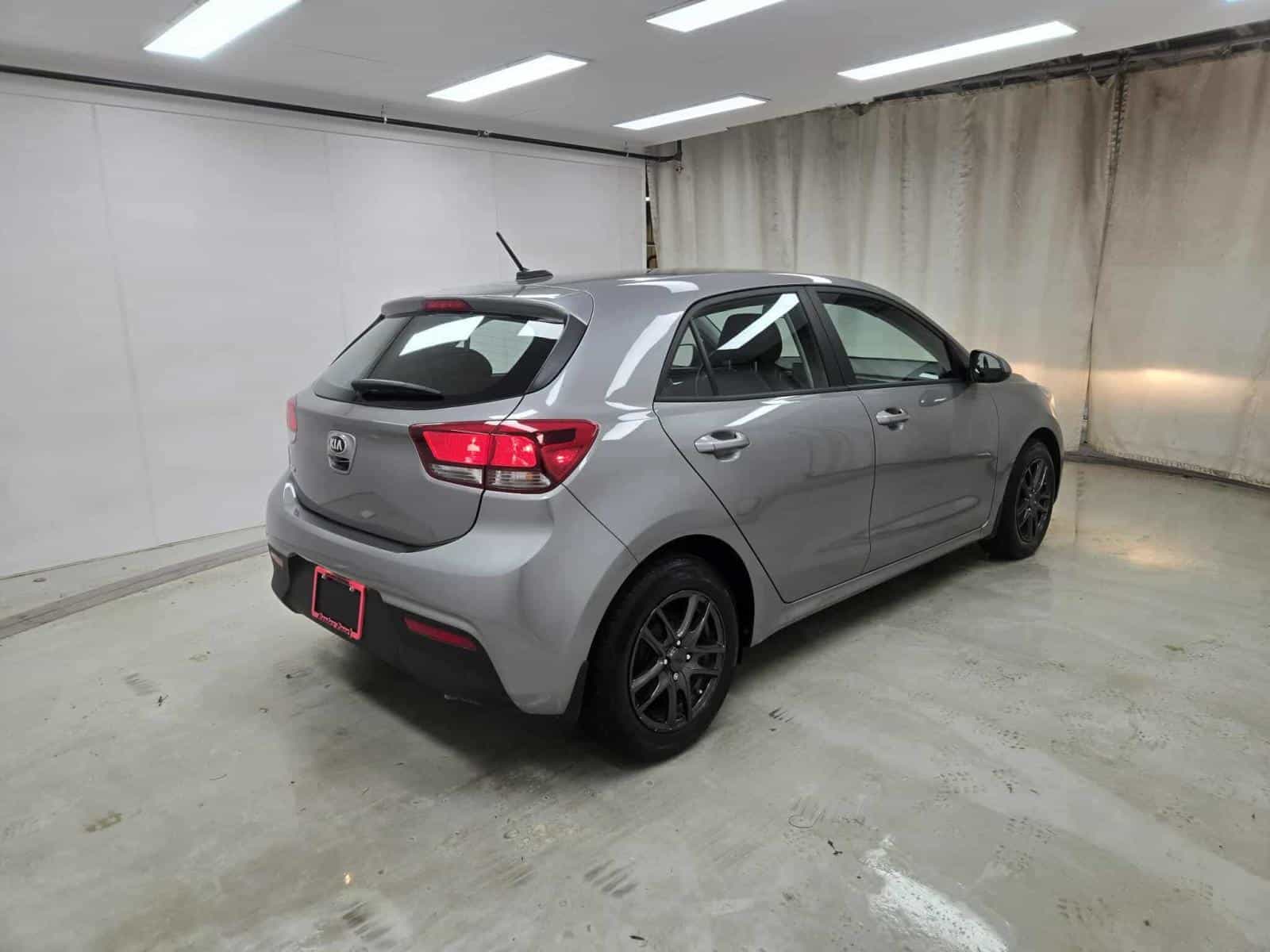 2021 Kia Rio 5-door - Image 4