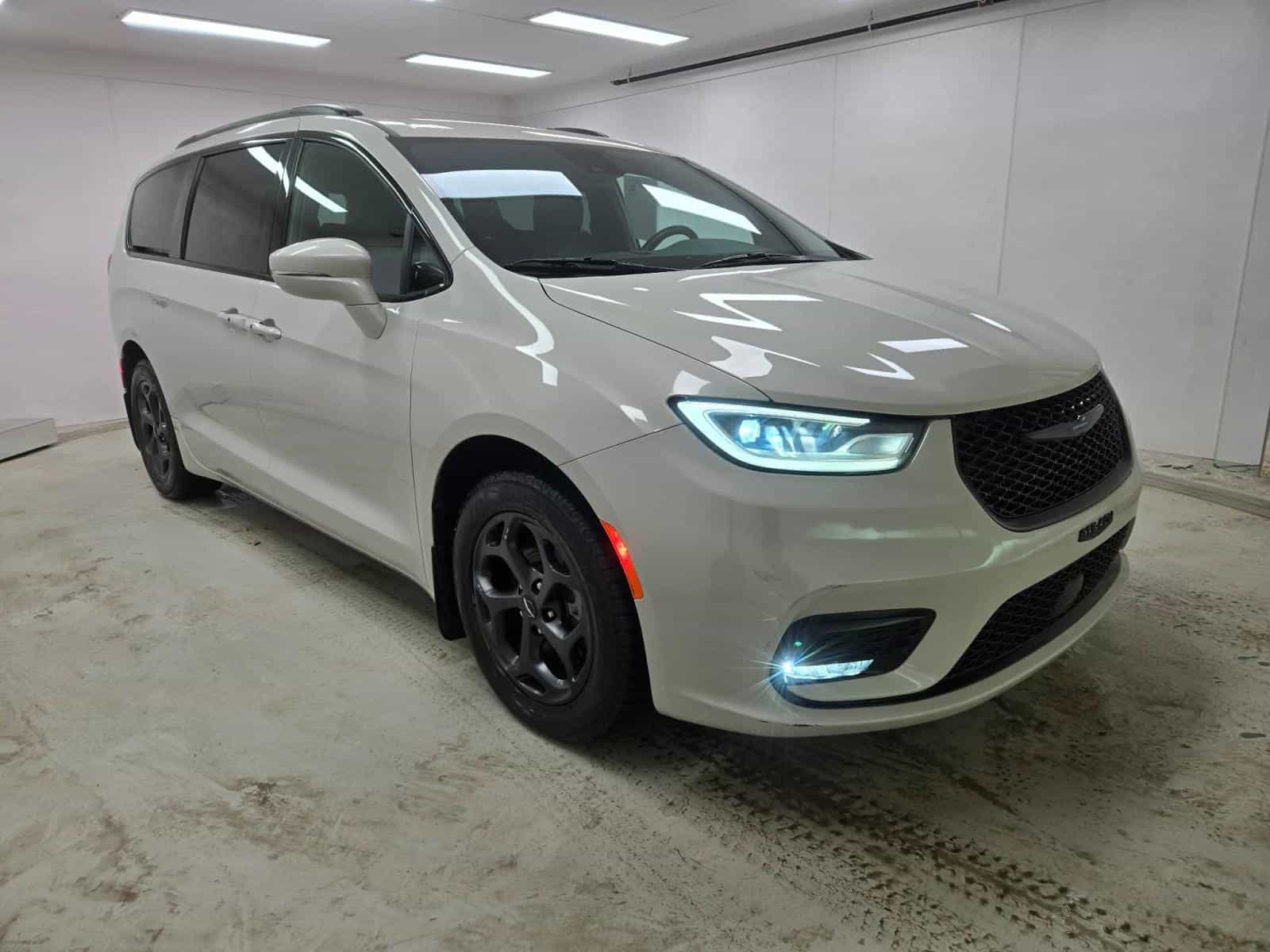 Image 4 Chrysler Pacifica Hybrid Touring L Hyb Touring L Plus 2021