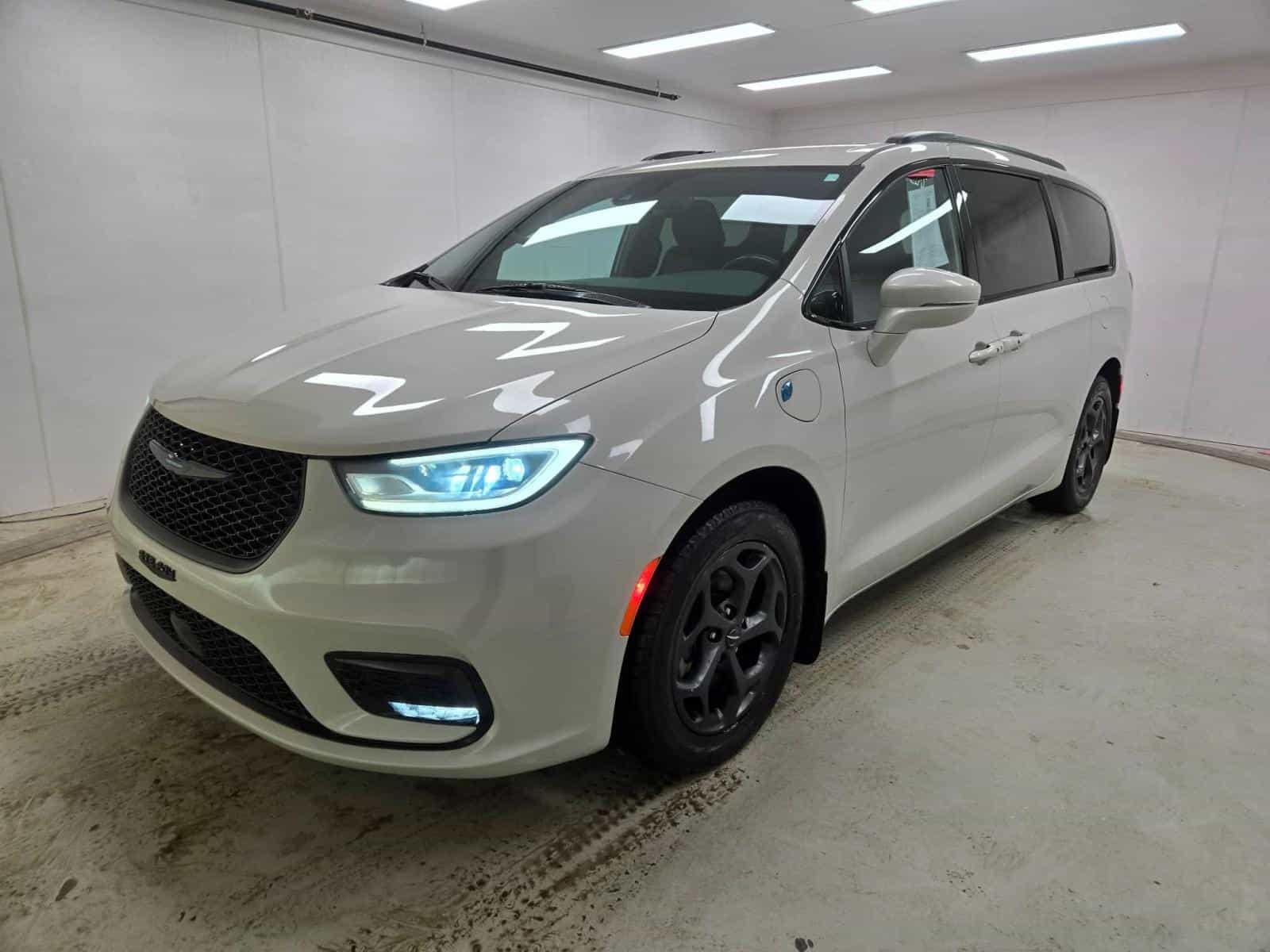 Image 2 Chrysler Pacifica Hybrid Touring L Hyb Touring L Plus 2021