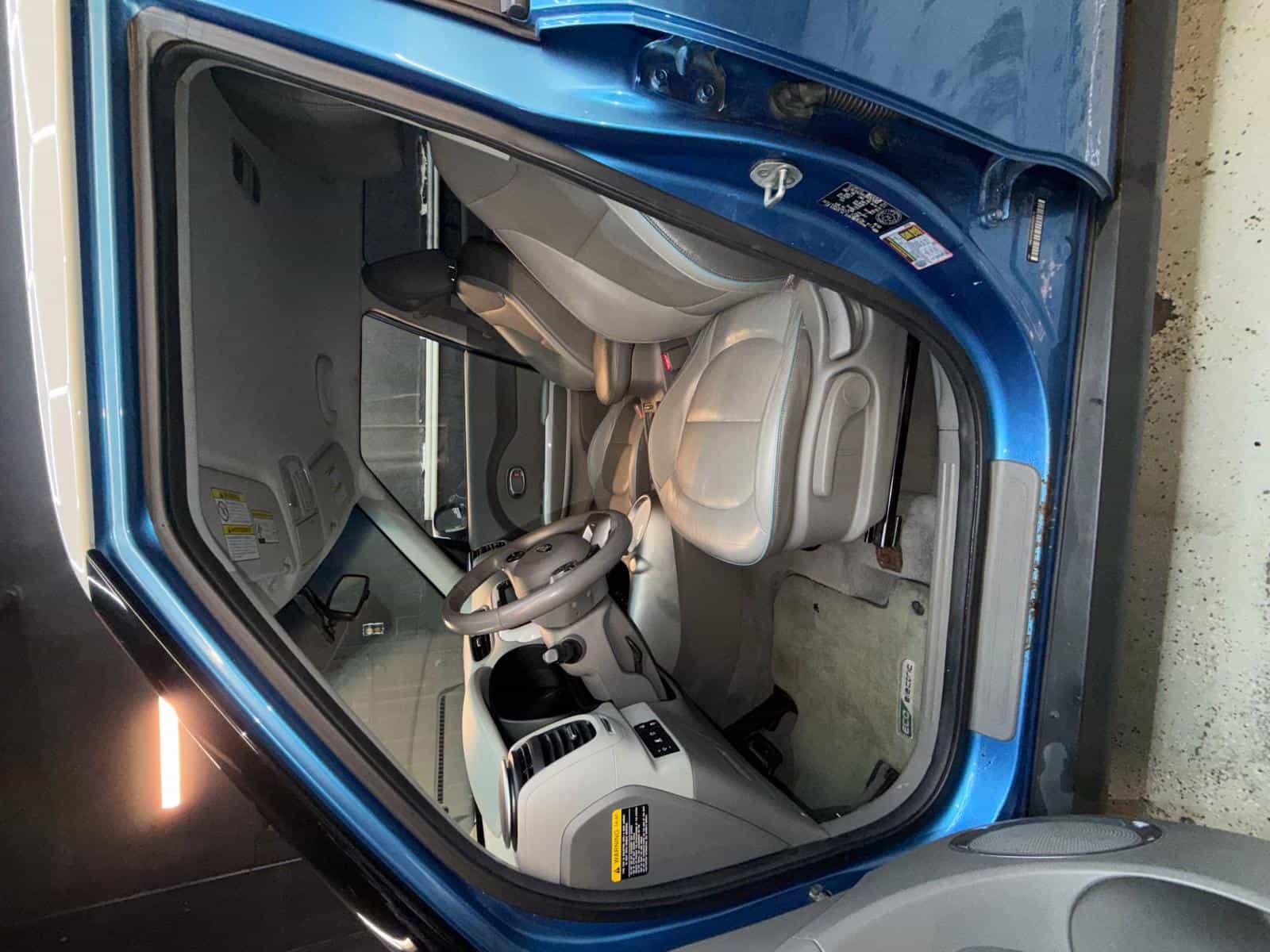 2016 Kia Soul EV Luxury - Image 2