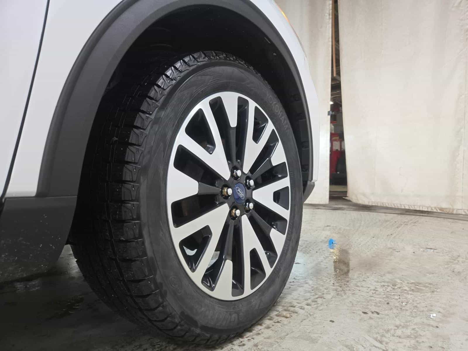 2020 Ford Escape SEL - Image 8