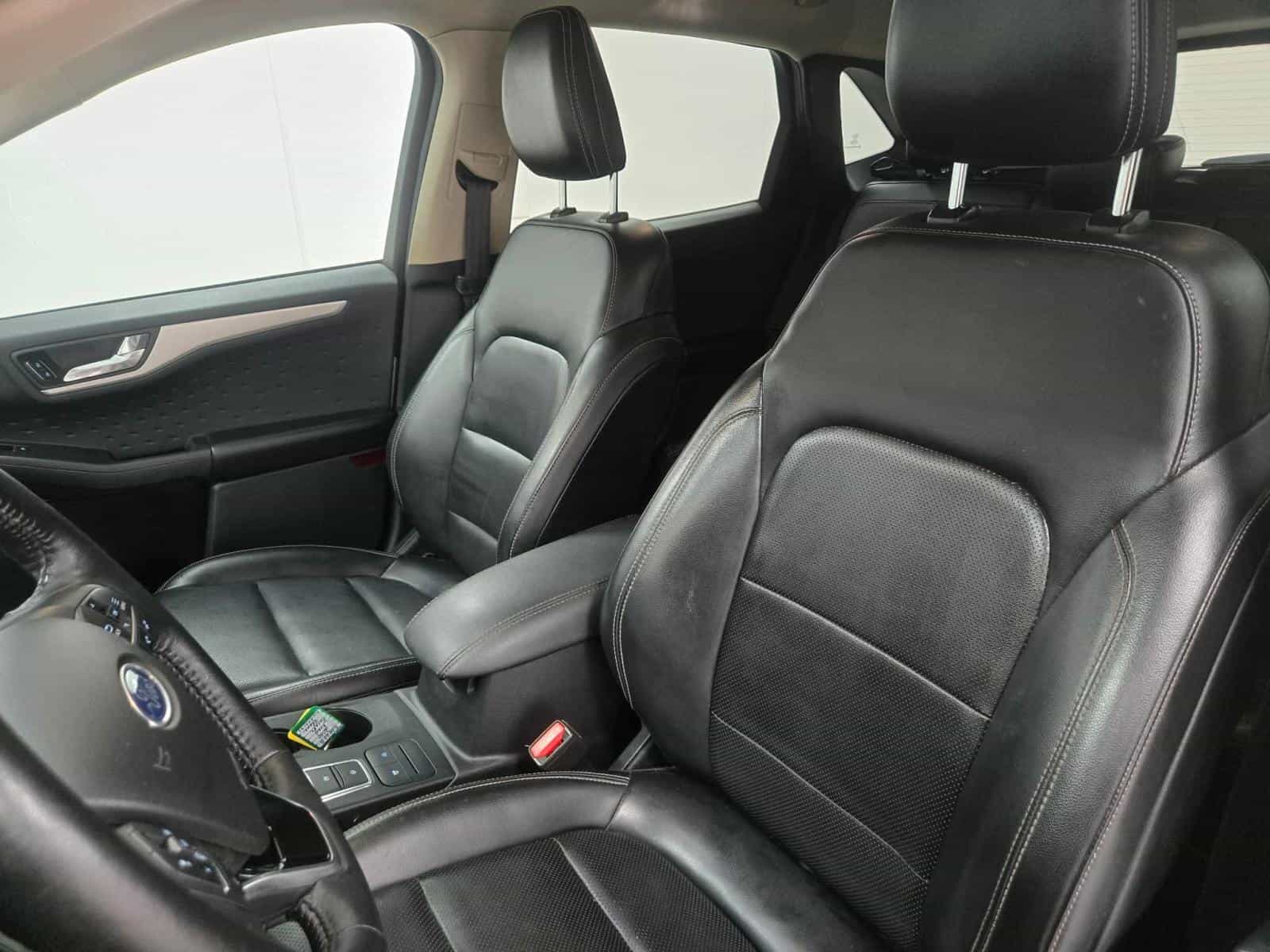 2020 Ford Escape SEL - Image 16