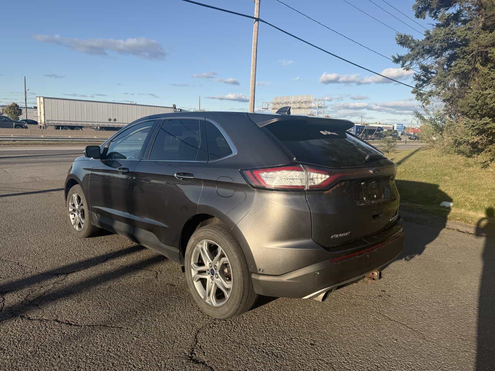 2016 Ford Edge Titanium - Image 2