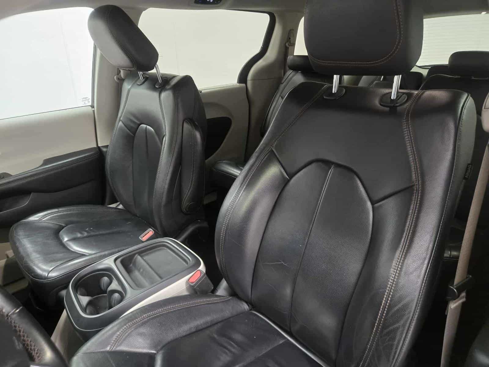 2017 Chrysler Pacifica Touring L - Image 15