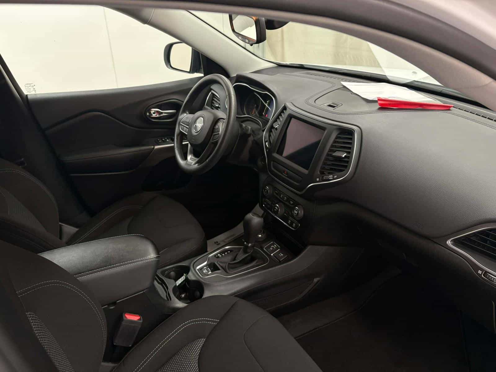 2022 Jeep Cherokee Sport Sport - Image 10