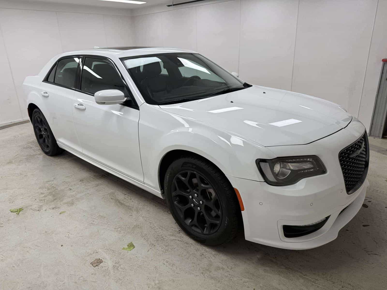 2023 Chrysler 300 Touring L Touring L - Image 2