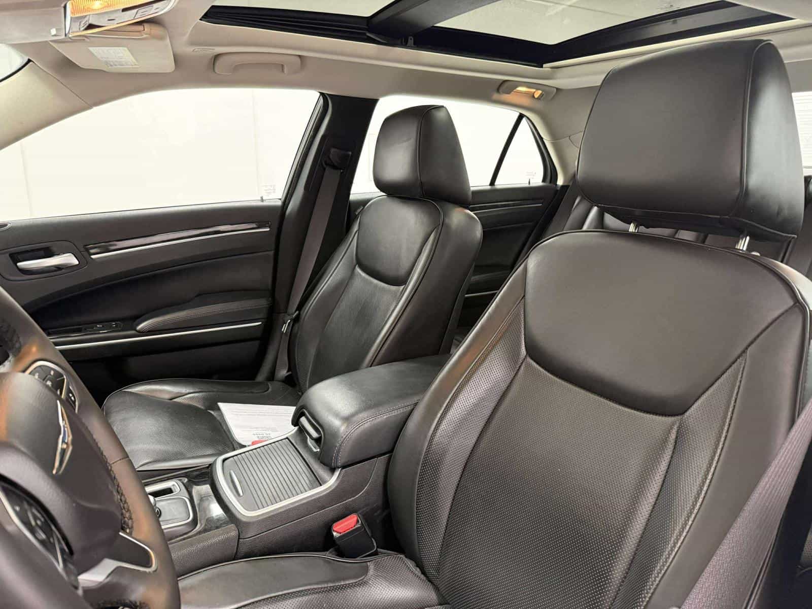 2023 Chrysler 300 Touring L Touring L - Image 9