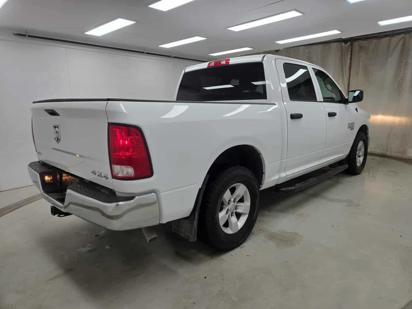 2022 RAM 1500 Classic SLT - Image 6